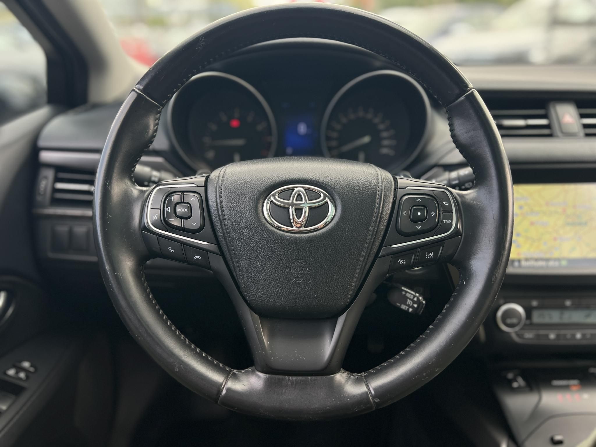 TOYOTA AVENSIS Touring Sports 2.0 D-4D Executive Magyarországi. Gyári fényezés. Végig vezetett szervizkönyv!