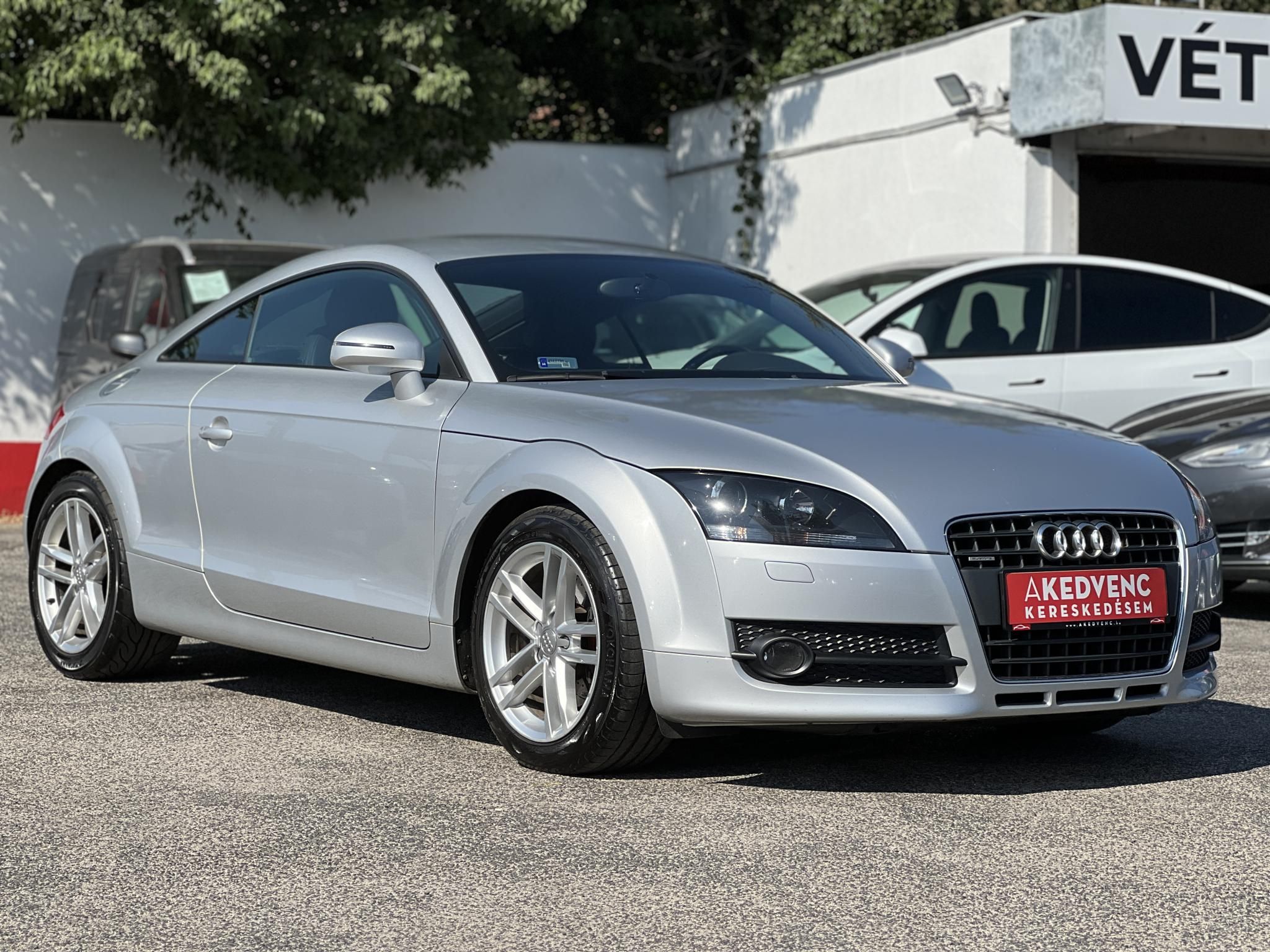 AUDI TT Coupe 2.0 TDI Quattro DPF Sérülésmentes Dokumentált előélet Carplay!