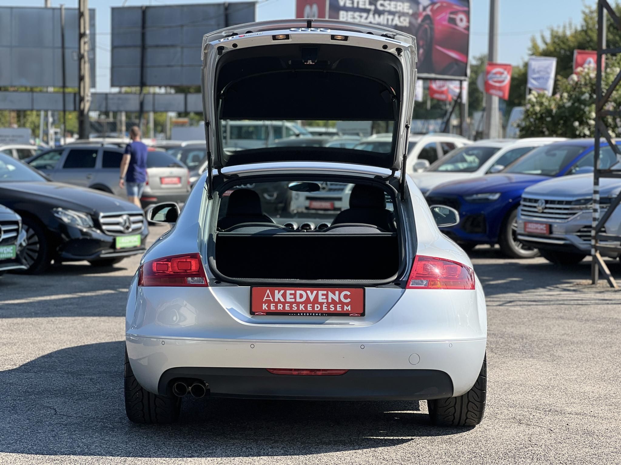 AUDI TT Coupe 2.0 TDI Quattro DPF Sérülésmentes Dokumentált előélet Carplay!