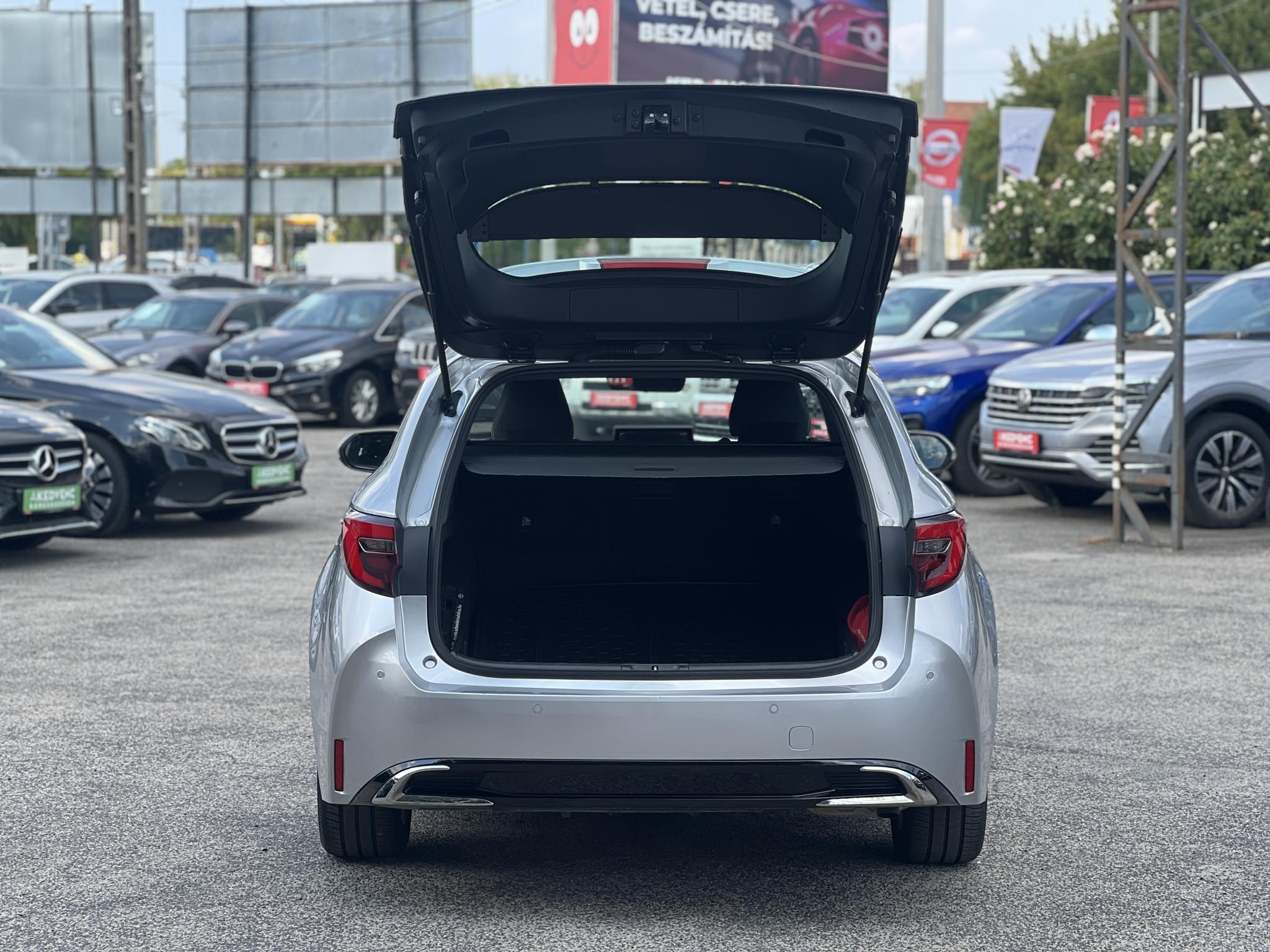 TOYOTA COROLLA Touring Sports 1.8 Hybrid Comfort Style Tech e-CVT