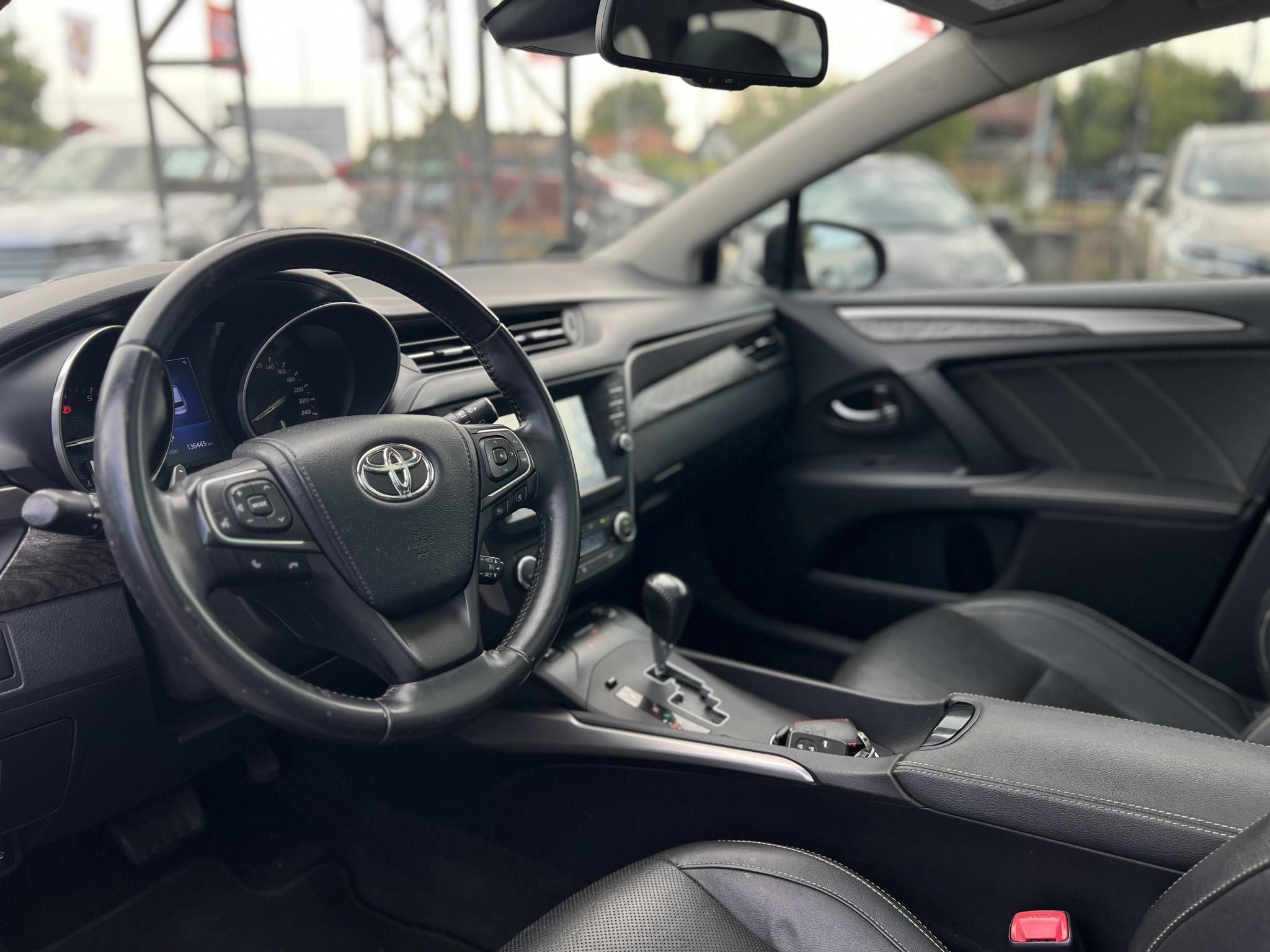 TOYOTA AVENSIS Touring Sports 2.0 Executive CVT Magyarországi. Gyári fényezés. Végig vezetett szervizkönyv!