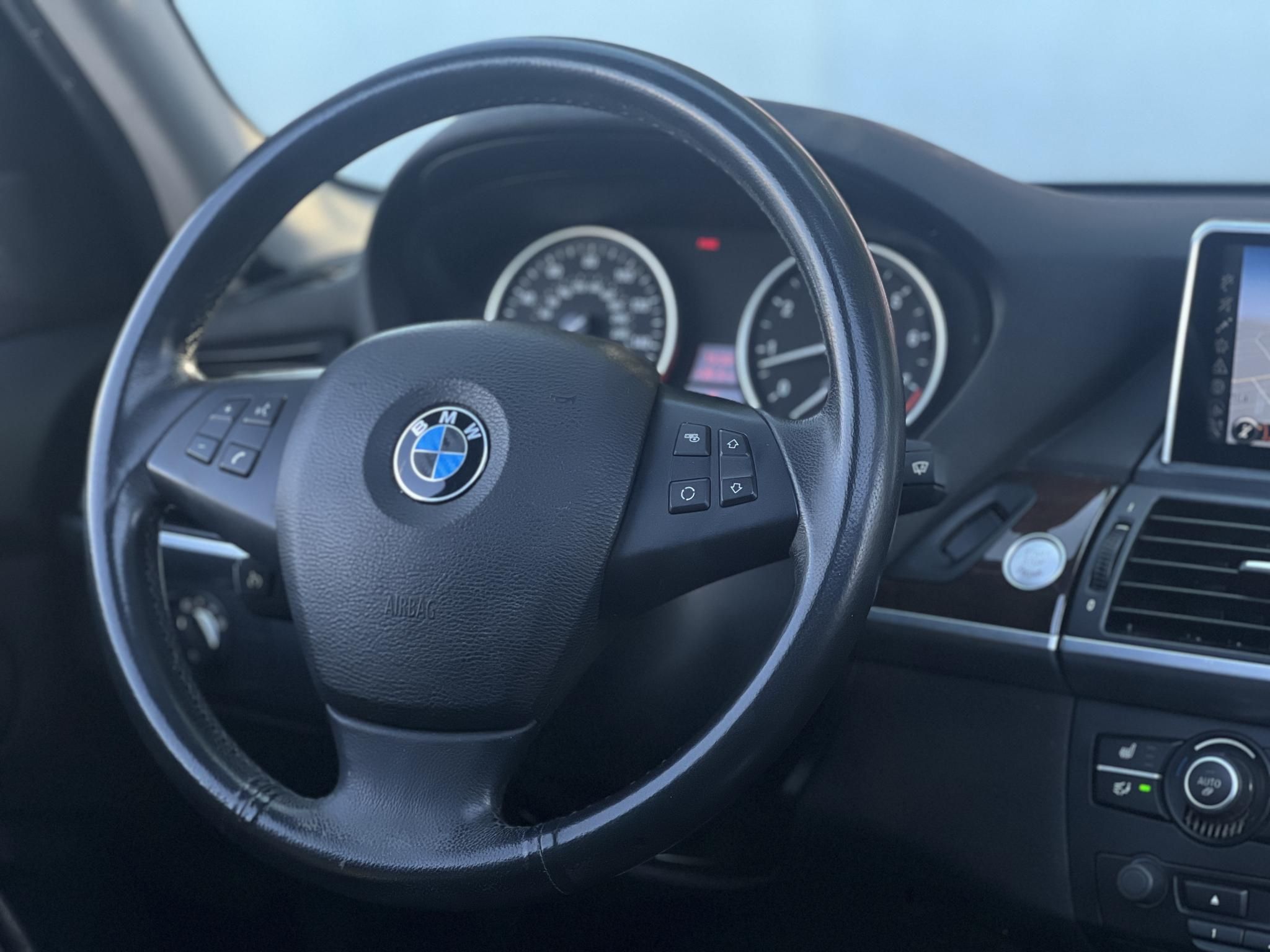 BMW X5 xDrive35i (Automata) Carplay Memóriás ülések Panoráma tető Téli-nyári felnigarnitúrával