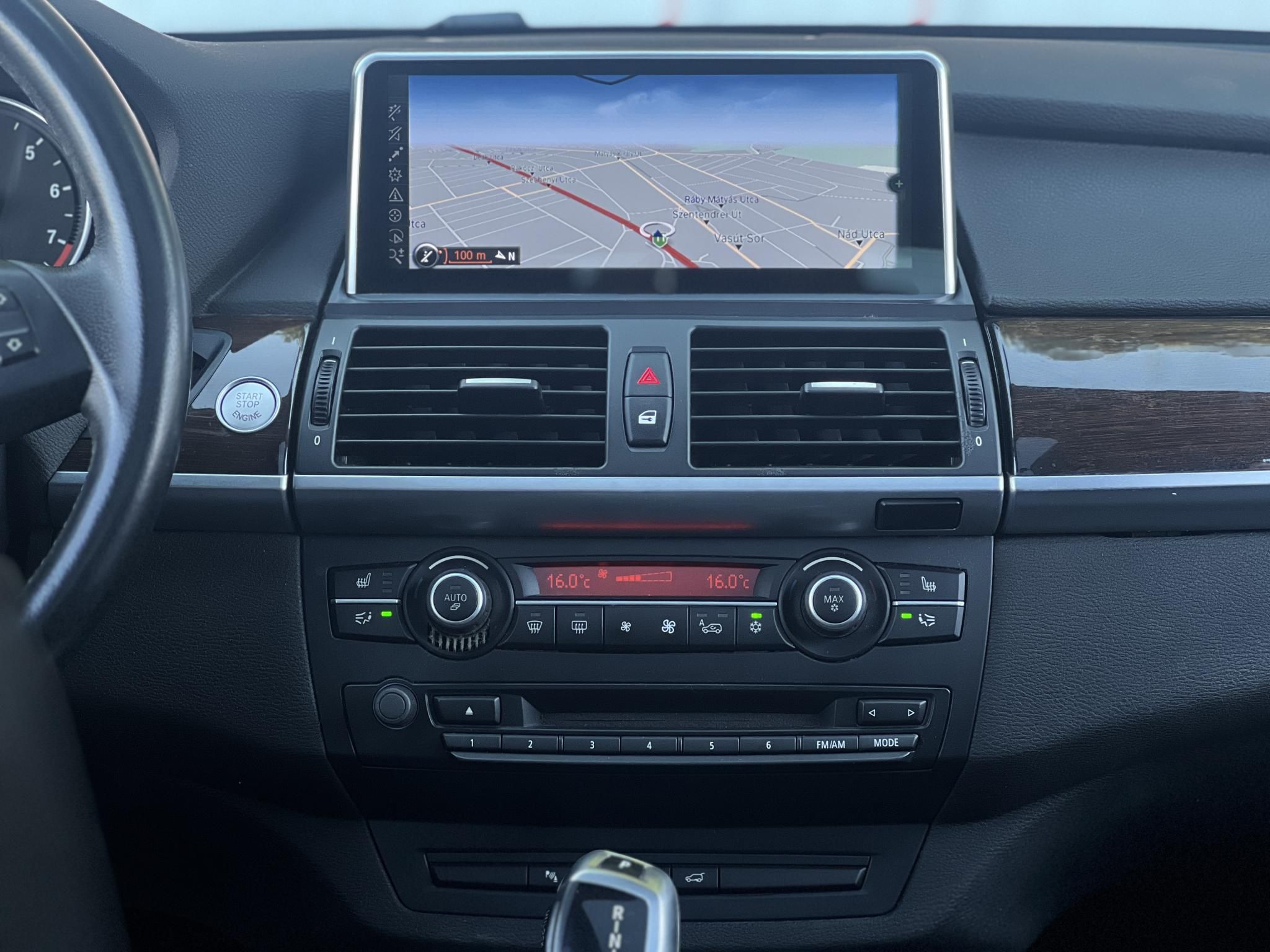 BMW X5 xDrive35i (Automata) Carplay Memóriás ülések Panoráma tető Téli-nyári felnigarnitúrával