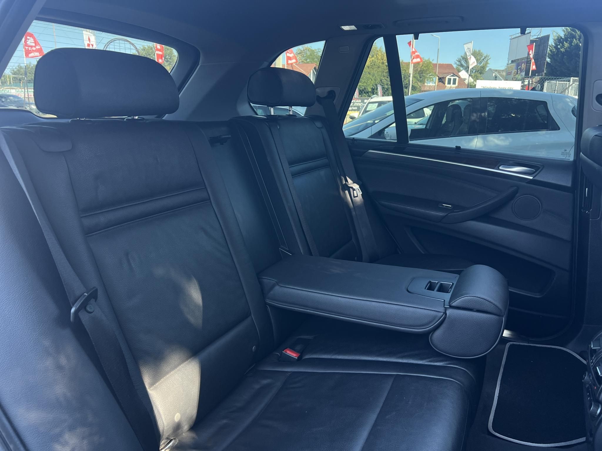 BMW X5 xDrive35i (Automata) Carplay Memóriás ülések Panoráma tető Téli-nyári felnigarnitúrával