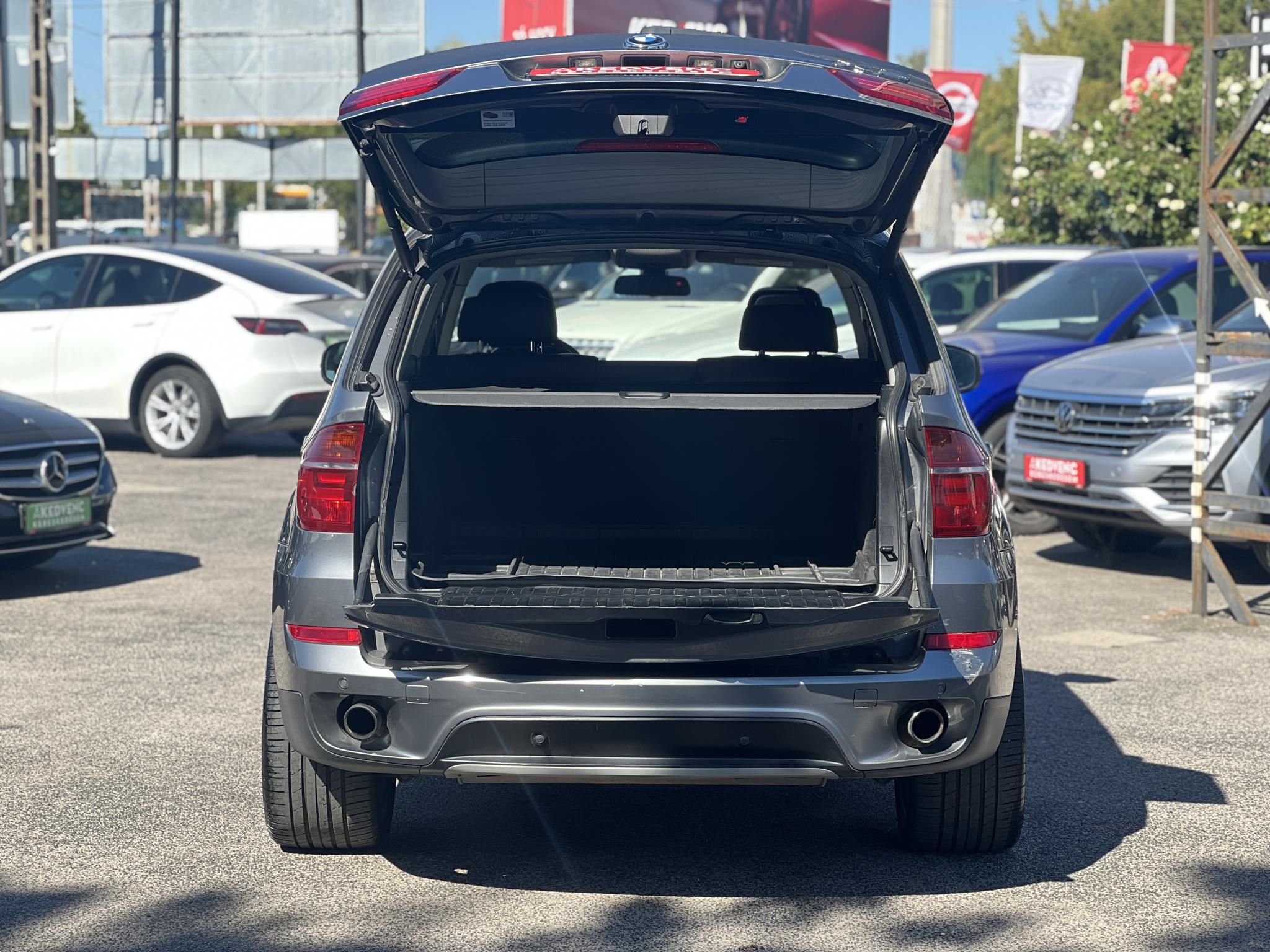 BMW X5 xDrive35i (Automata) Carplay Memóriás ülések Panoráma tető Téli-nyári felnigarnitúrával