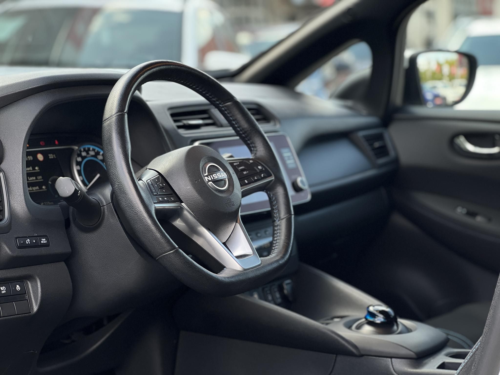 NISSAN LEAF Acenta 40kWh (Automata) 29e km. keyless. 360 kamera. első-hátsó ülésfűtés. téli-nyári kerék szett!
