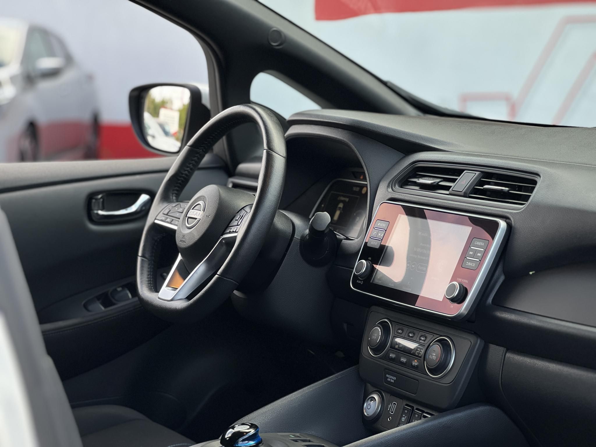 NISSAN LEAF Acenta 40kWh (Automata) 29e km. keyless. 360 kamera. első-hátsó ülésfűtés. téli-nyári kerék szett!