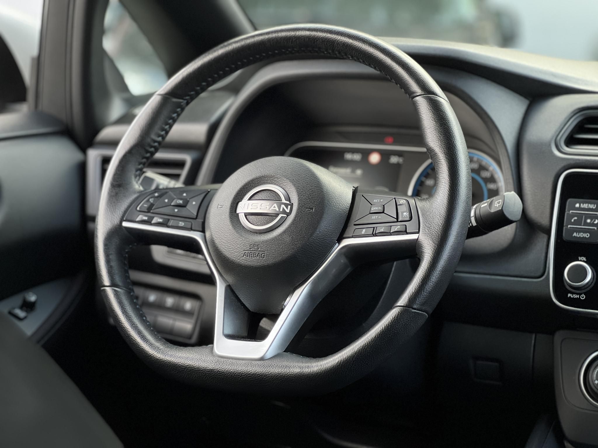 NISSAN LEAF Acenta 40kWh (Automata) 29e km. keyless. 360 kamera. első-hátsó ülésfűtés. téli-nyári kerék szett!