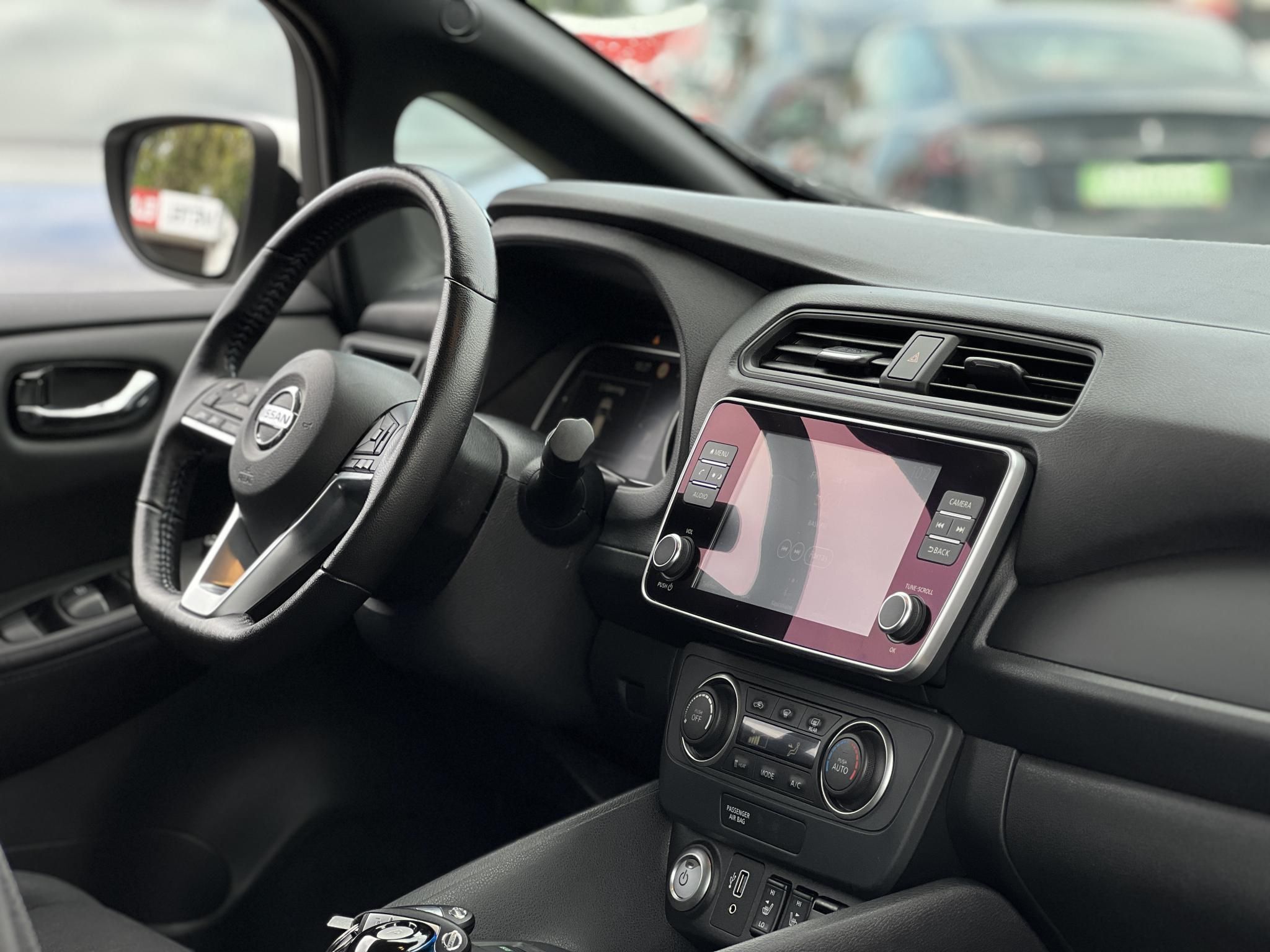 NISSAN LEAF Acenta 40kWh (Automata) 45e km. Ülésfűtés. kormányfűtés. téli-nyári kerék szett!