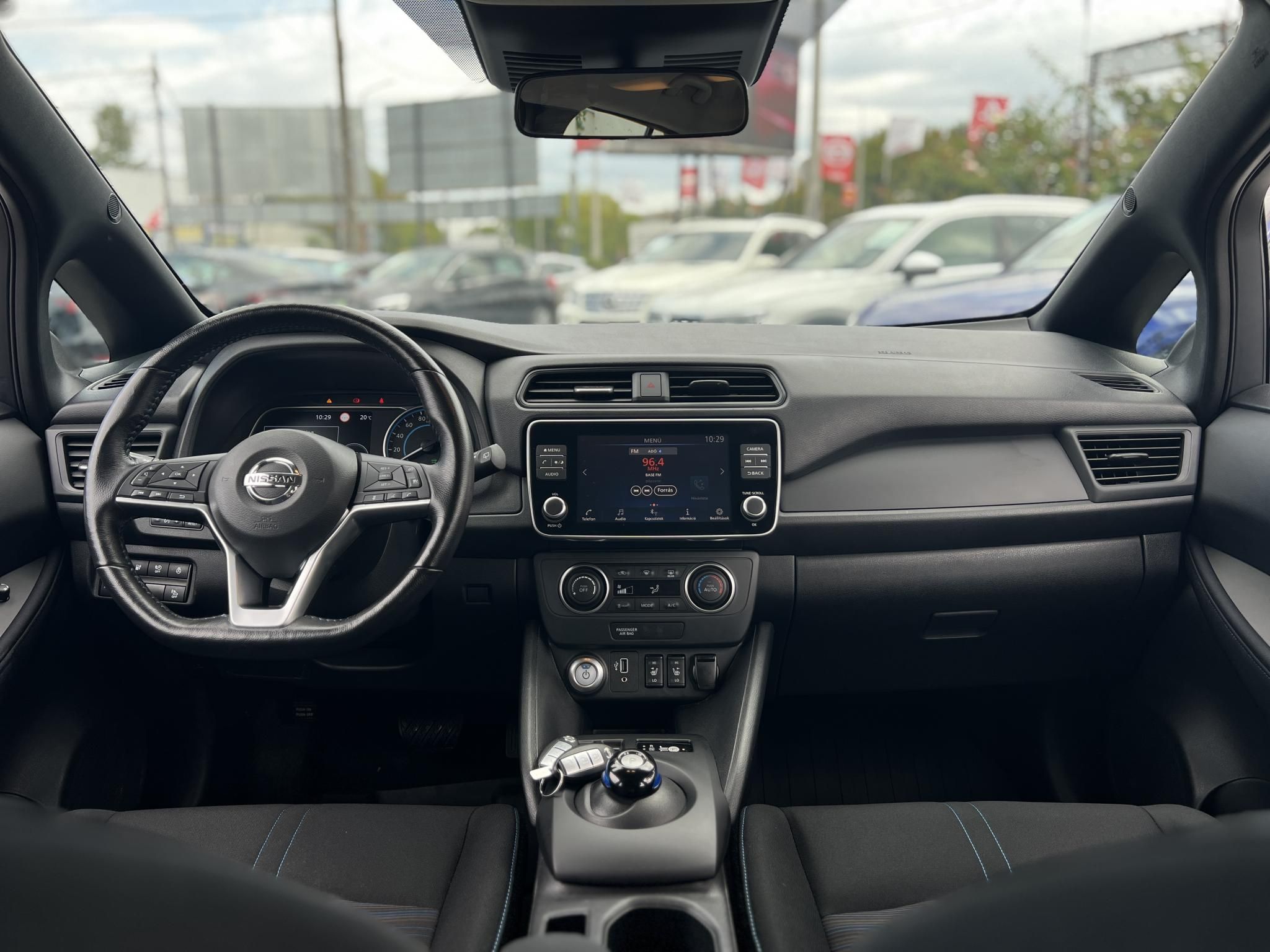 NISSAN LEAF Acenta 40kWh (Automata) 45e km. Ülésfűtés. kormányfűtés. téli-nyári kerék szett!