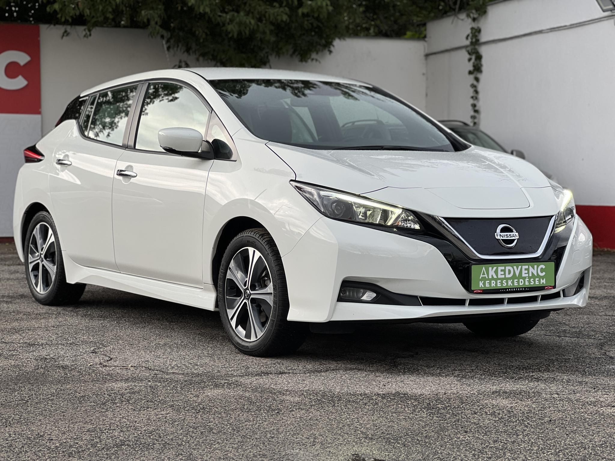NISSAN LEAF Acenta 40kWh (Automata) 45e km. Ülésfűtés. kormányfűtés. téli-nyári kerék szett!
