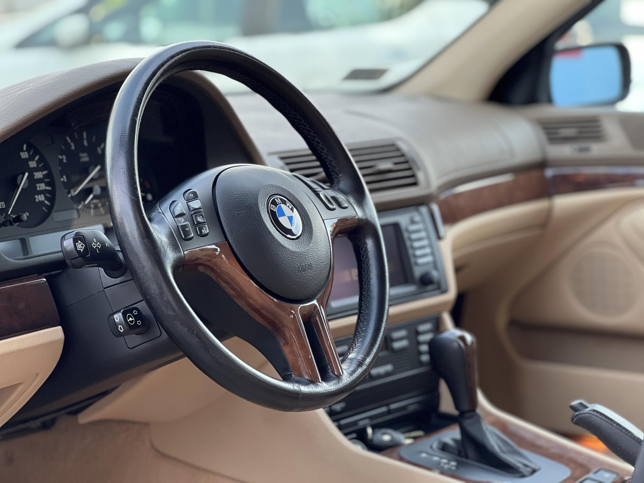 BMW 540i (Automata) Rozsdamentes. frissen szervizelt. végig vezetett szervizkönyv