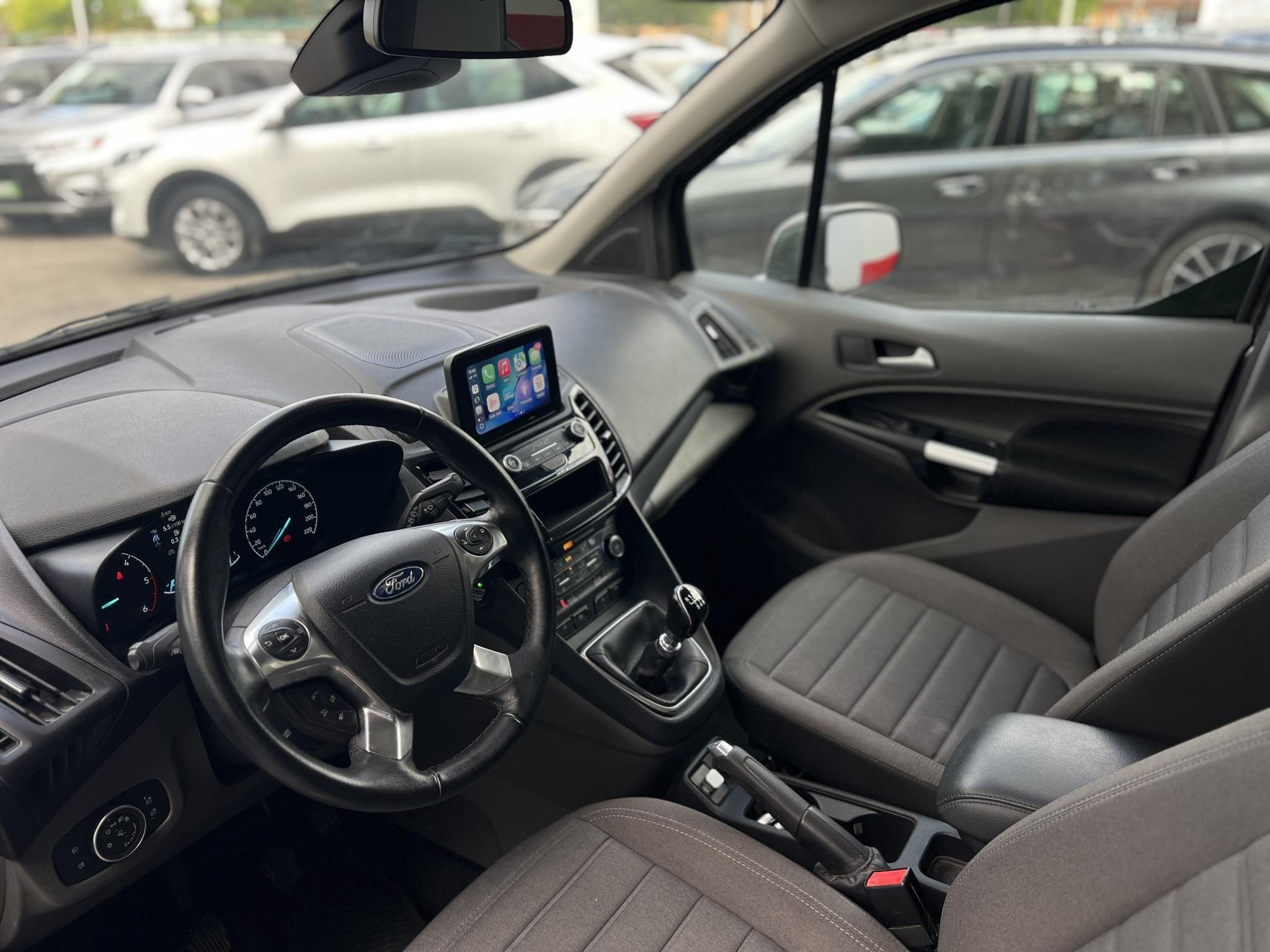 FORD CONNECT Tourneo230 1.5 TDCi L2 Titanium (7 személyes ) 79e km. M.o.-i. Márkaszervizelt előélet!