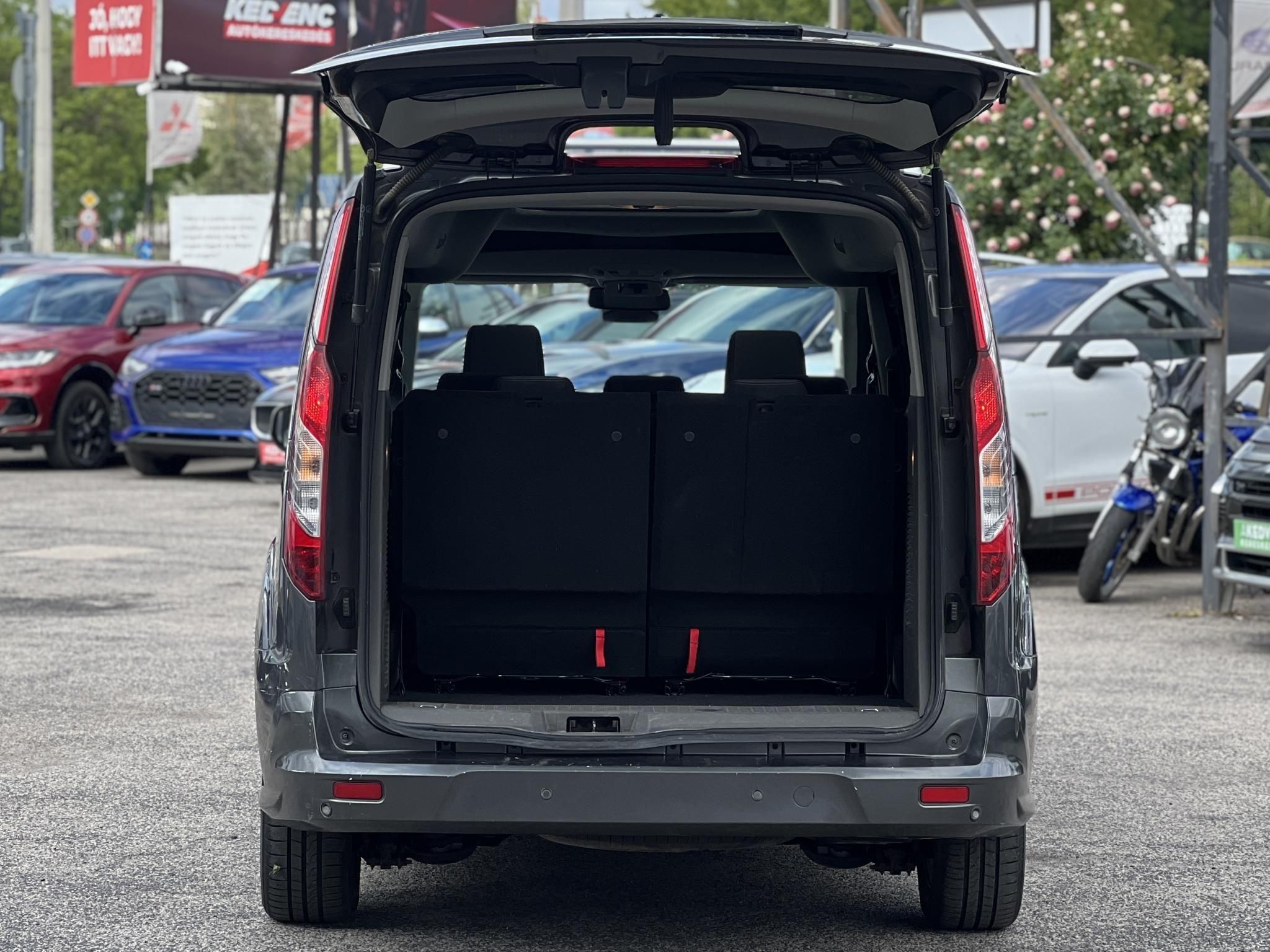 FORD CONNECT Tourneo230 1.5 TDCi L2 Titanium (7 személyes ) 79e km. M.o.-i. Márkaszervizelt előélet!