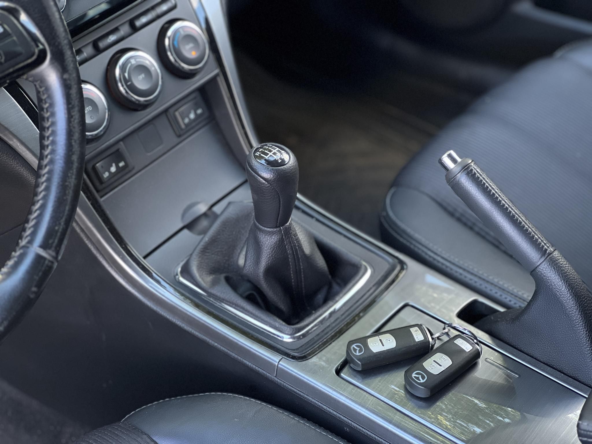MAZDA 6 Sportkombi 2.5 GTA BOSE hifi. Gyári fényezés. Téli-nyári garnitúra. 1.5T horog!