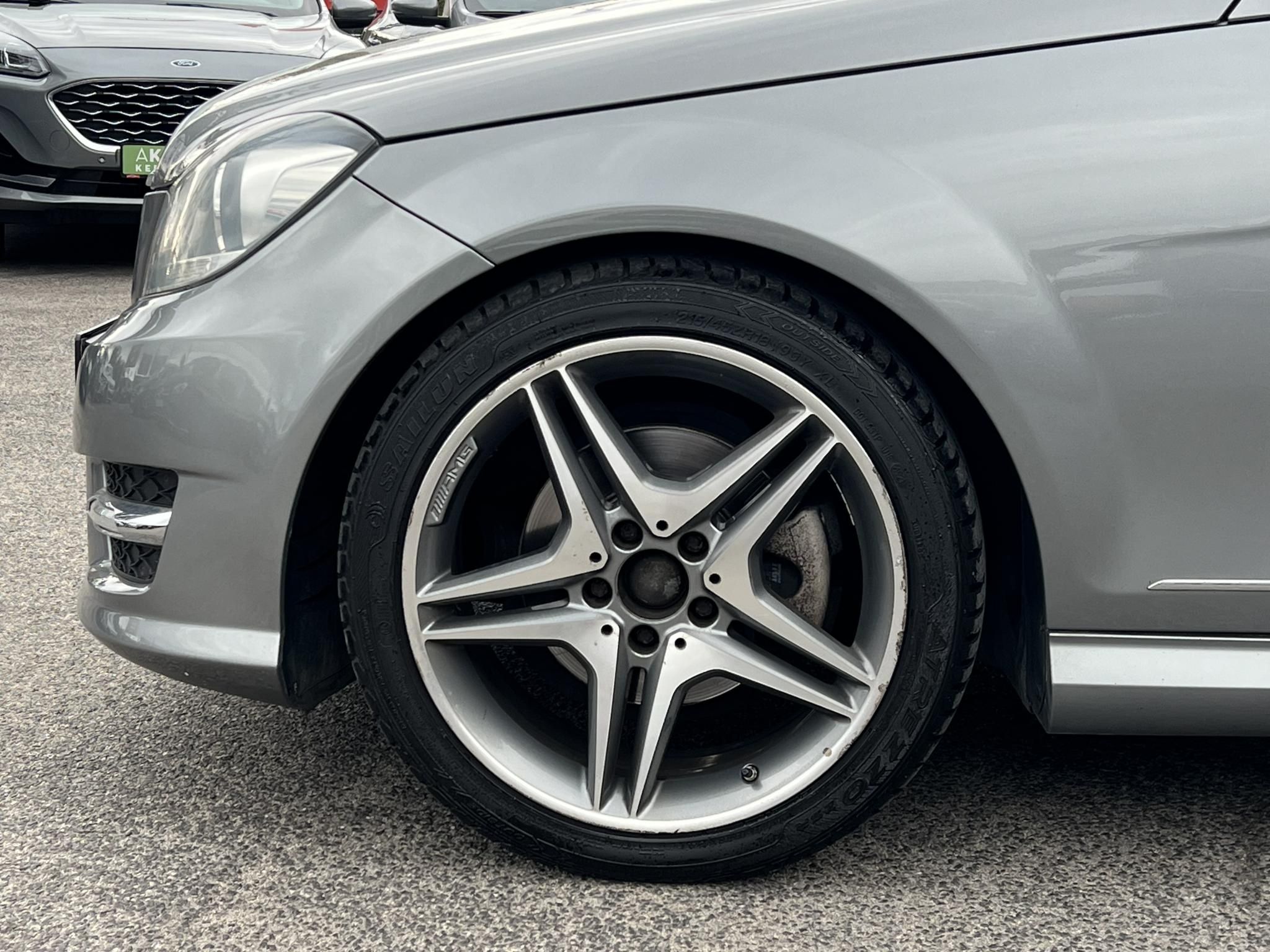 MERCEDES-BENZ C 220 CDI BlueEFFICIENCY Avantgarde (Automata) AMG csomag. Téli-nyári garnitúra. Álomszép beltér!