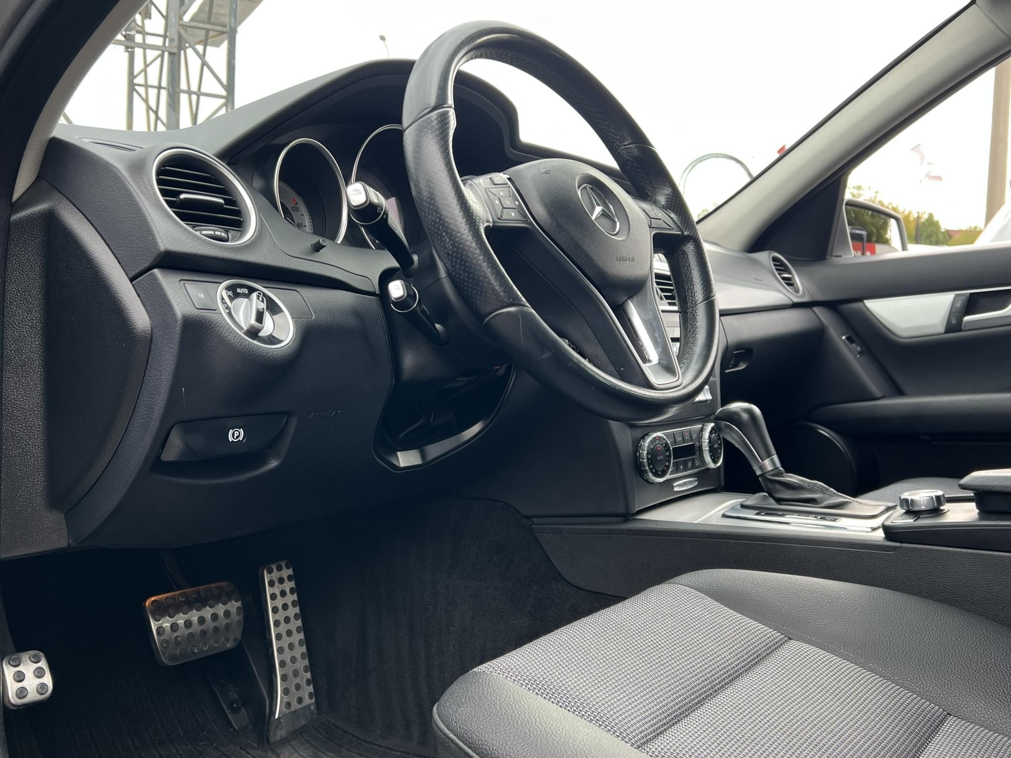 MERCEDES-BENZ C 220 CDI BlueEFFICIENCY Avantgarde (Automata) AMG csomag. Téli-nyári garnitúra. Álomszép beltér!