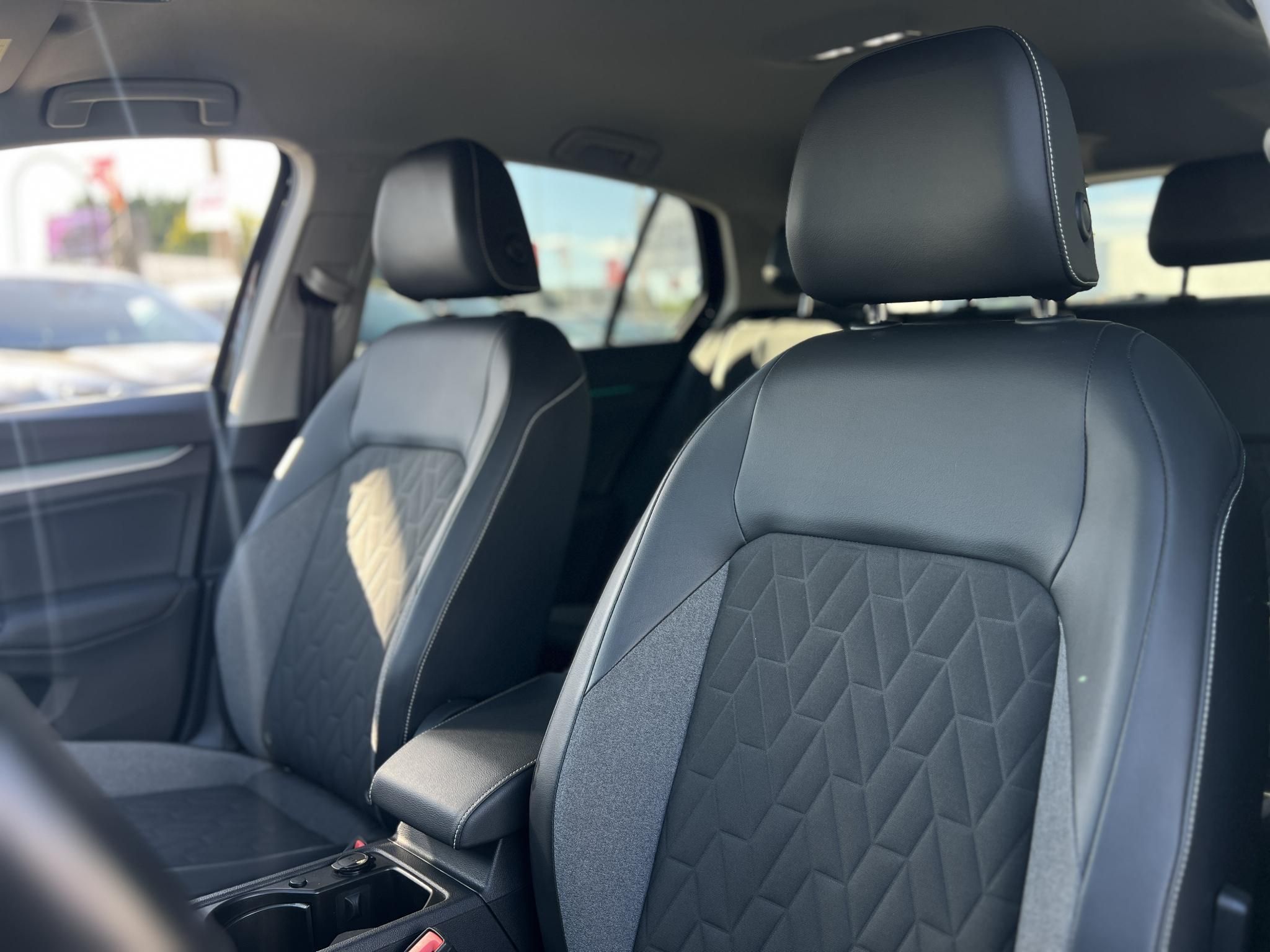 VOLKSWAGEN GOLF VIII 2.0 TDI Style DSG GOAL Dokumentált előélet. magasan felszerelt. garanciális!