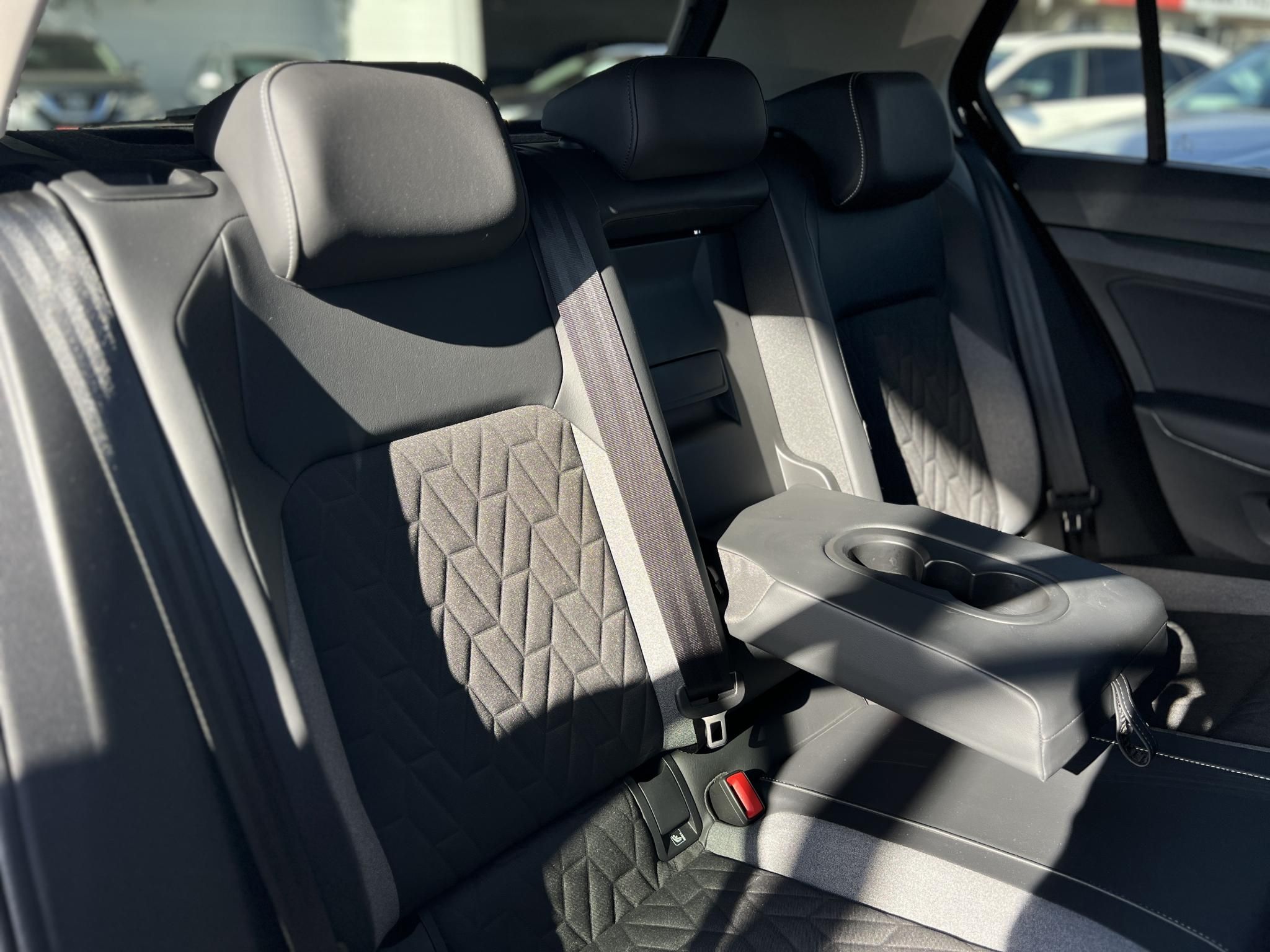 VOLKSWAGEN GOLF VIII 2.0 TDI Style DSG GOAL Dokumentált előélet. magasan felszerelt. garanciális!
