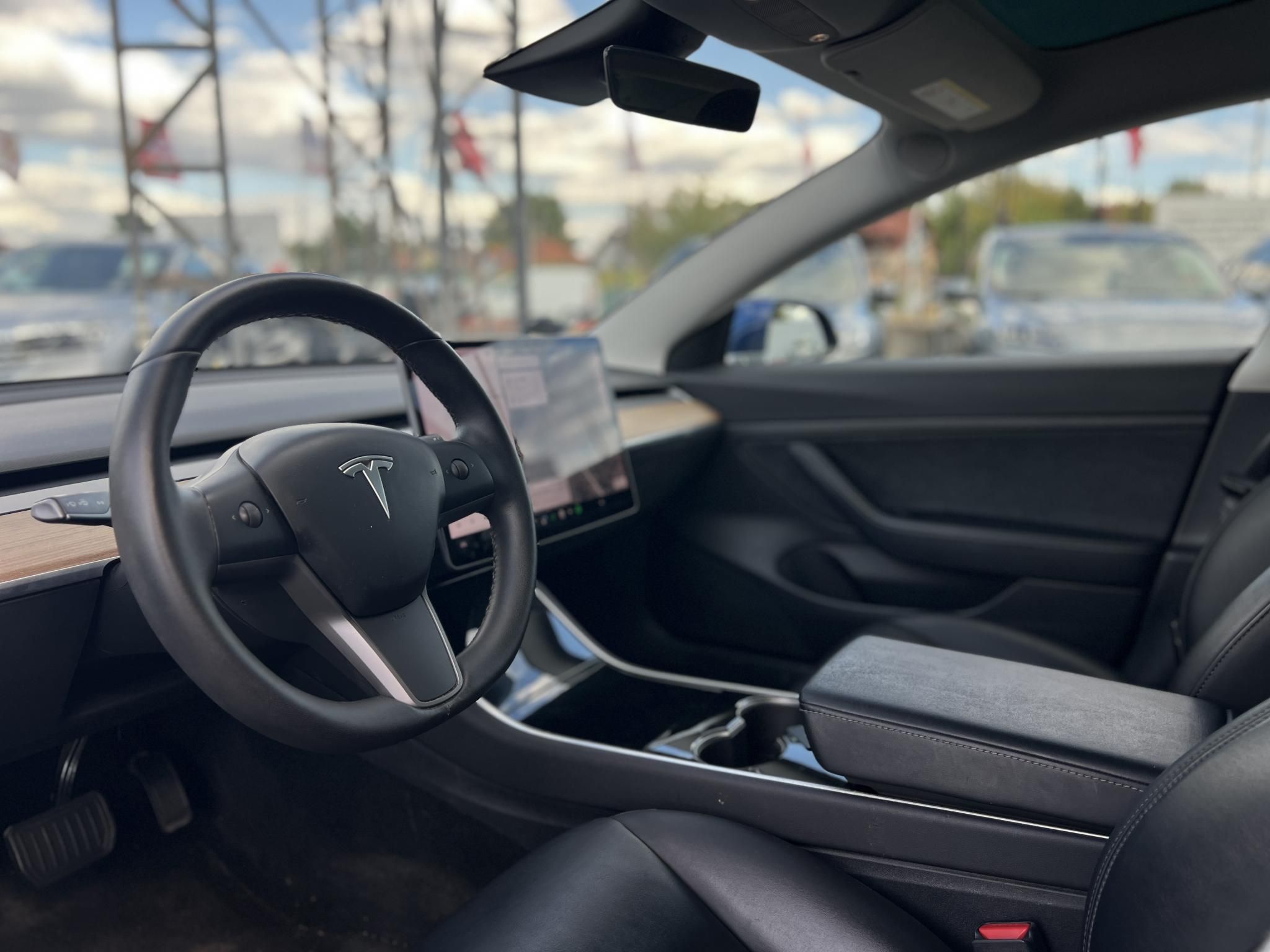 TESLA MODEL 3 Standard Range Plus Aut 123e km. garanciális akkumulátor és hajtás. magyar rendszámos!