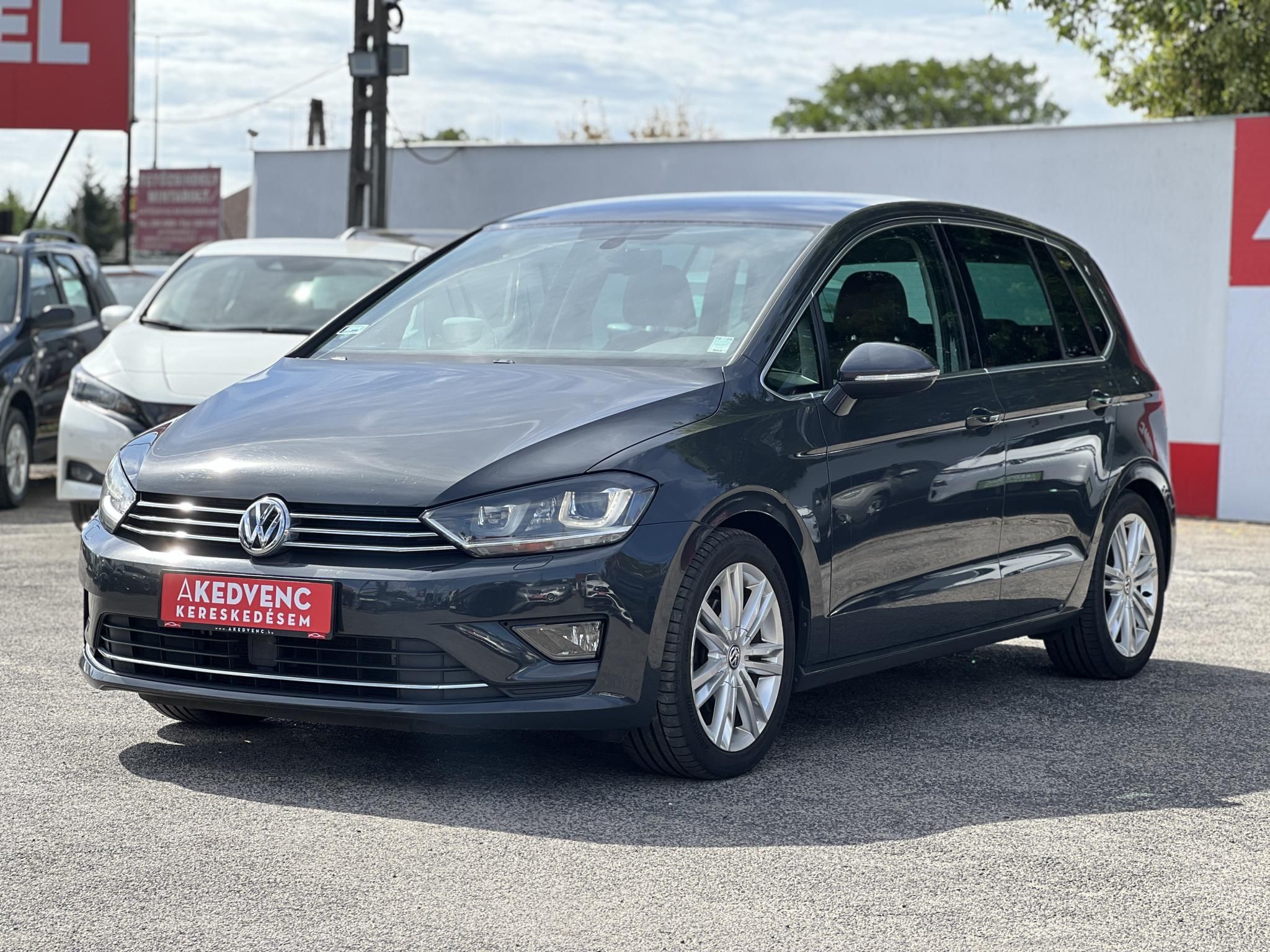 VOLKSWAGEN GOLF SPORTSVAN 1.4 TSI BMT Highline DSG Dokumentált előélet. barna bőrbelső. téli-nyári gumi garnitúra!