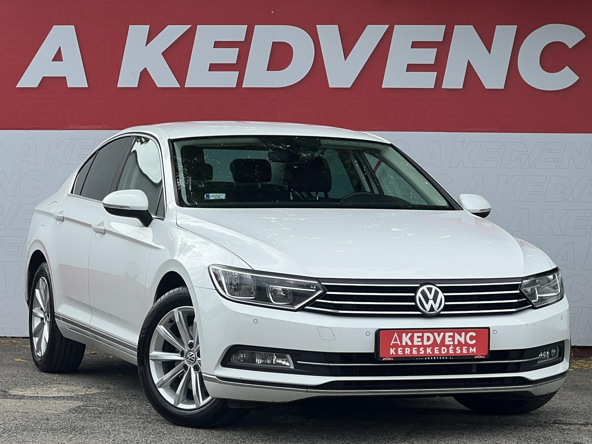 VOLKSWAGEN PASSAT VIII 2.0 TDI BMT SCR Comfortline DSG Magyarországi. Gyári fényezés. Végig vezetett szervizkönyv!