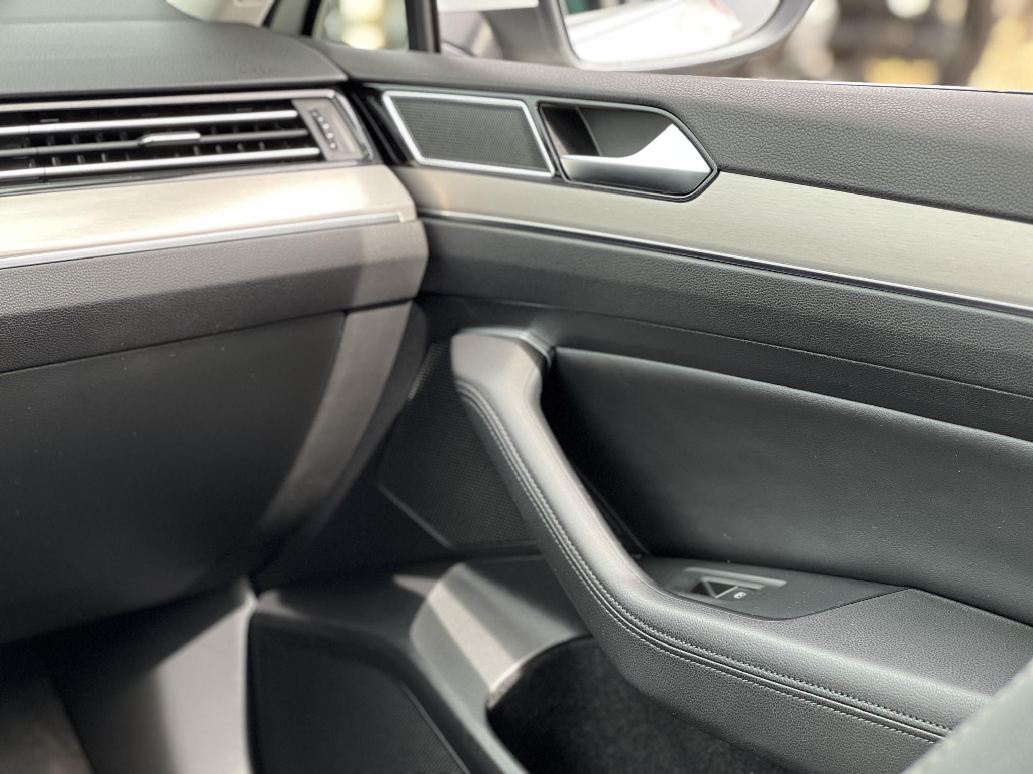 VOLKSWAGEN PASSAT VIII 2.0 TDI BMT SCR Comfortline DSG Magyarországi. Gyári fényezés. Végig vezetett szervizkönyv!