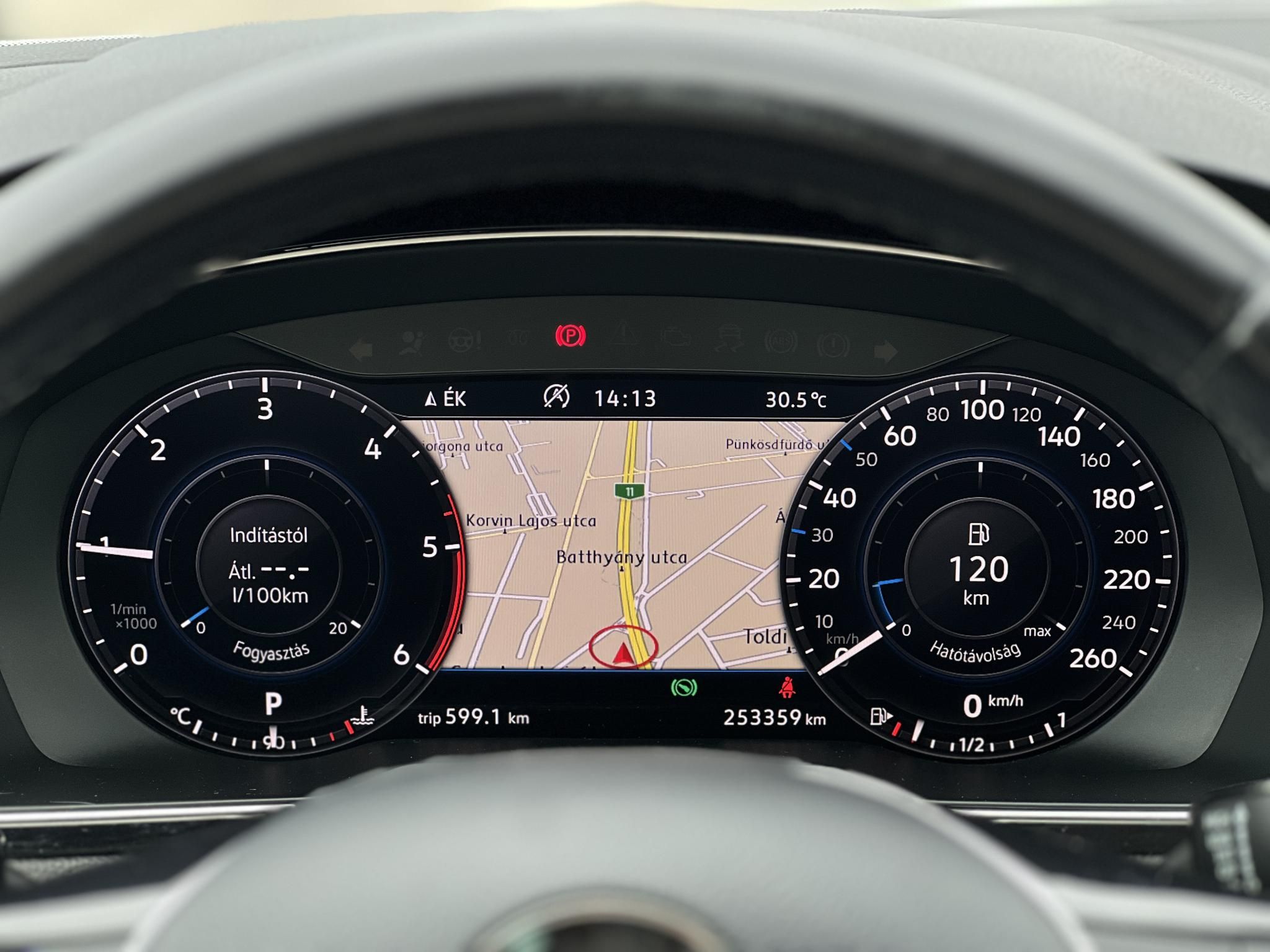 VOLKSWAGEN PASSAT VIII 2.0 TDI BMT SCR Comfortline DSG Magyarországi. Gyári fényezés. Végig vezetett szervizkönyv!