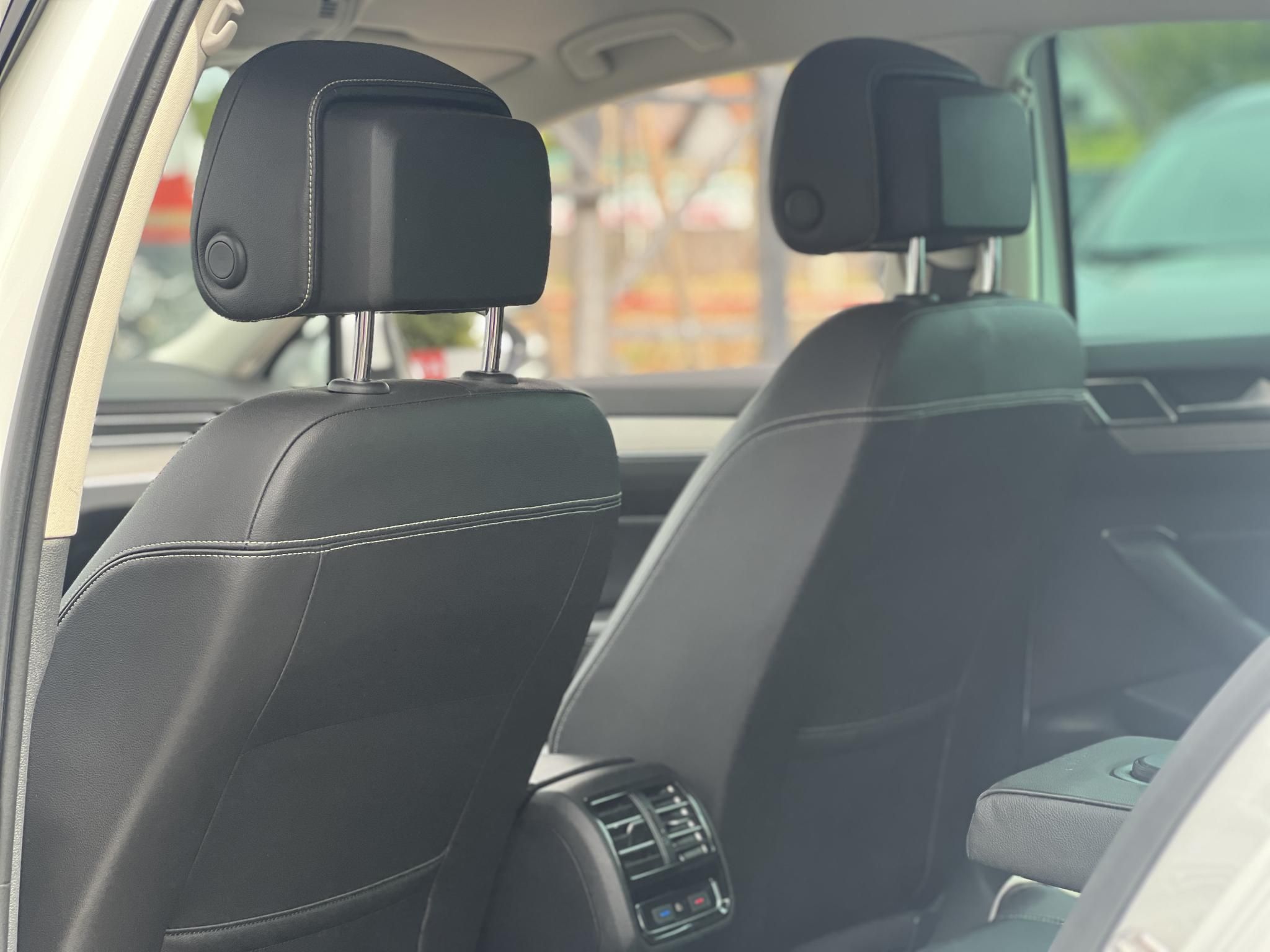 VOLKSWAGEN PASSAT VIII 2.0 TDI BMT SCR Comfortline DSG Magyarországi. Gyári fényezés. Végig vezetett szervizkönyv!