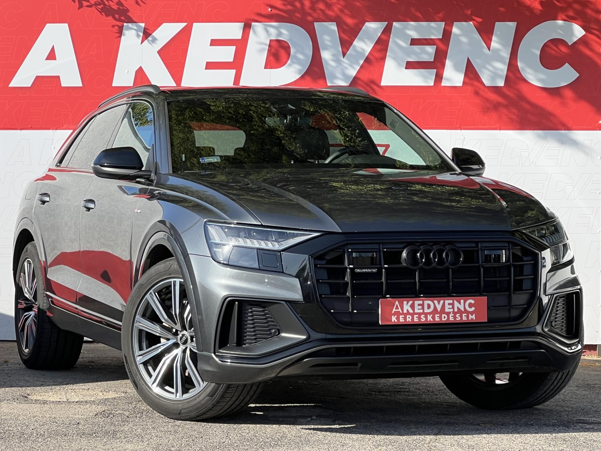 AUDI Q8 50 TDI quattro Tiptronic ic 77e km. M.o.-i. márkaszervizelt előélet. téli-nyári kerék szett!