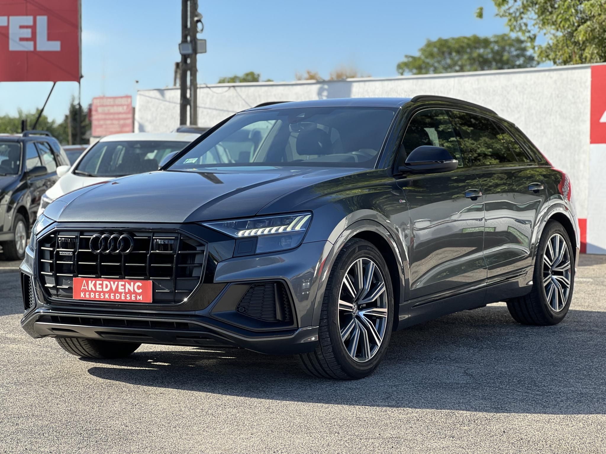 AUDI Q8 50 TDI quattro Tiptronic ic 77e km. M.o.-i. márkaszervizelt előélet. téli-nyári kerék szett!