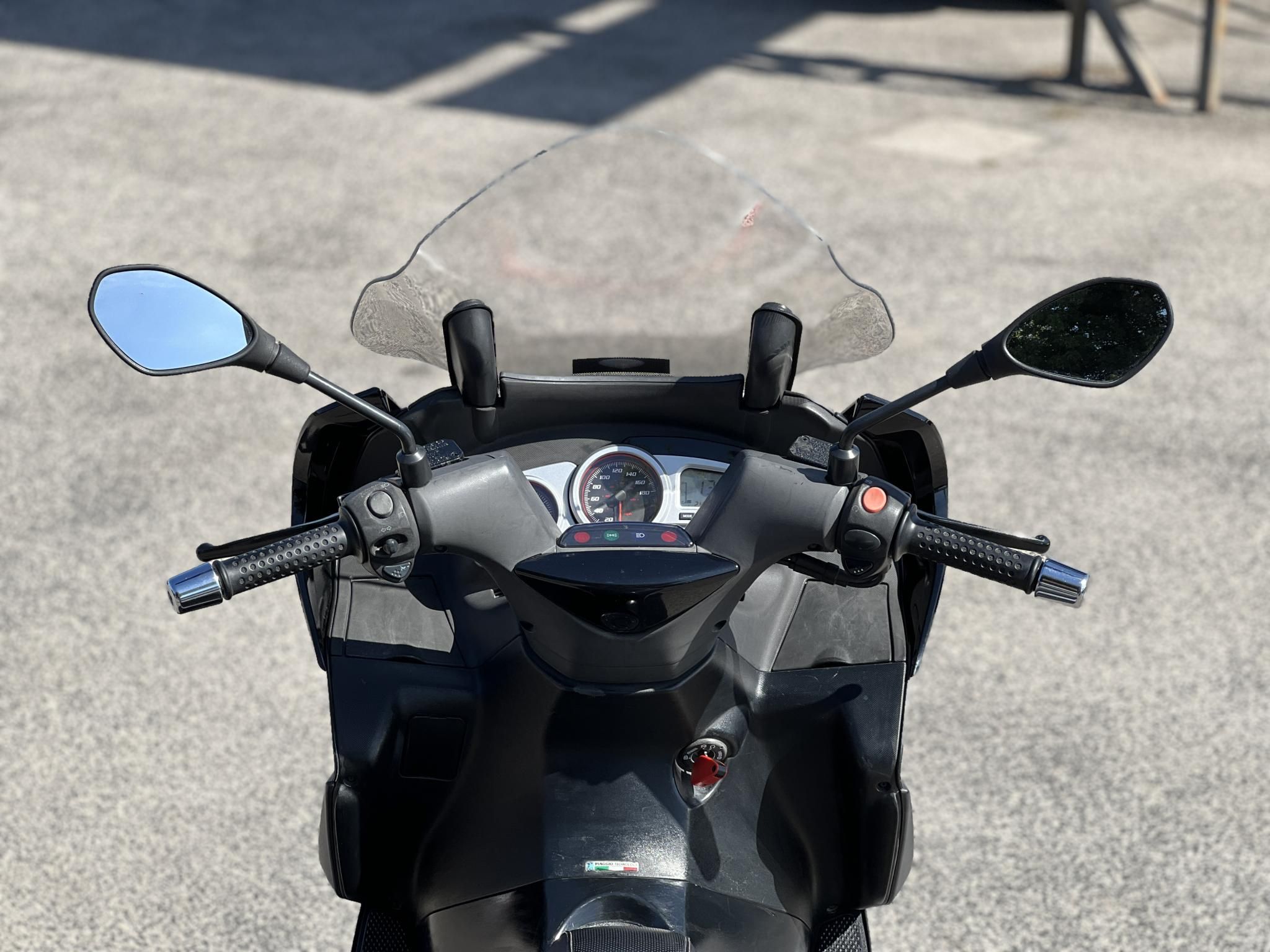 APRILIA SR MAX 300 Akrapovic