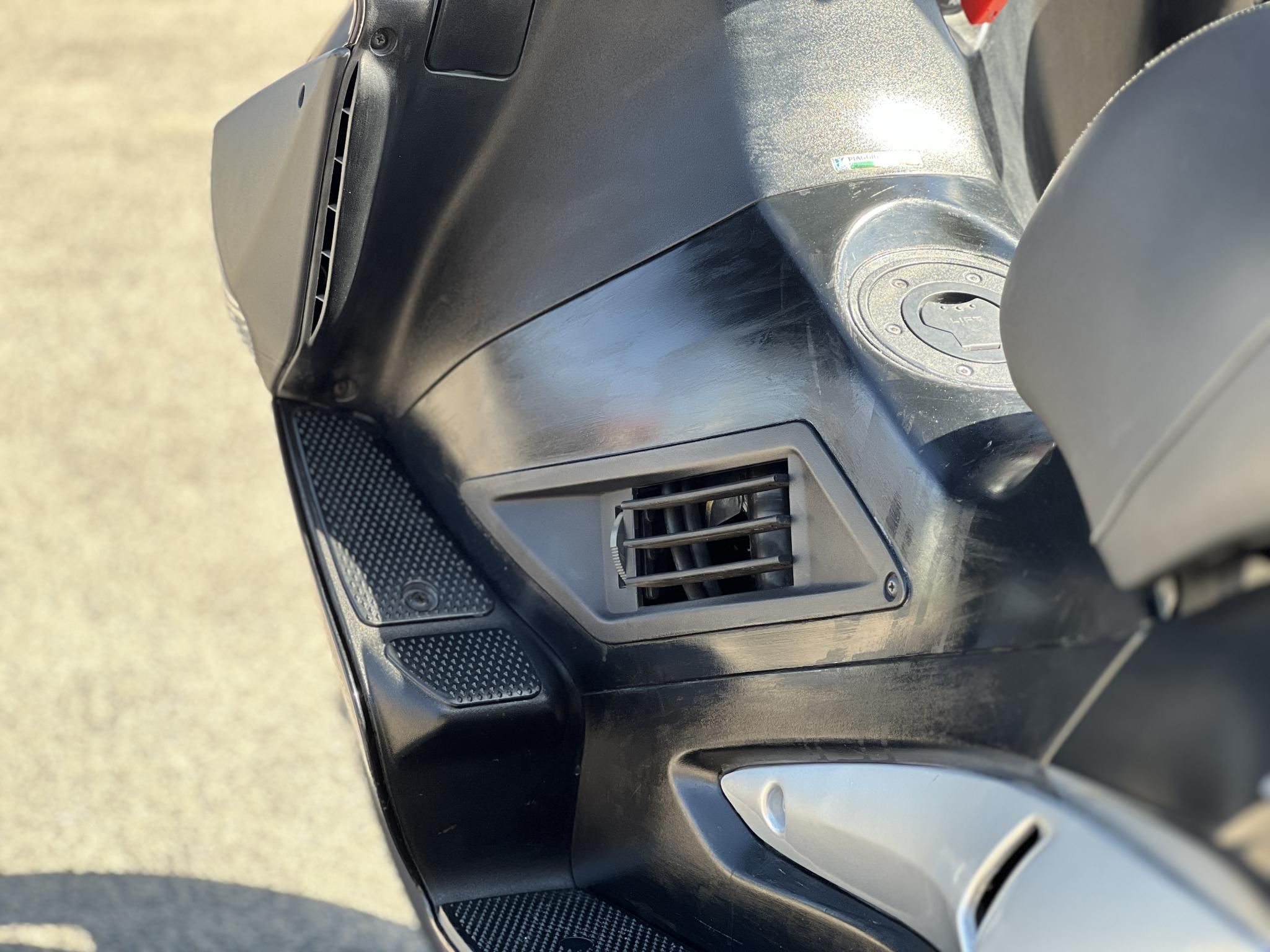 APRILIA SR MAX 300 Akrapovic