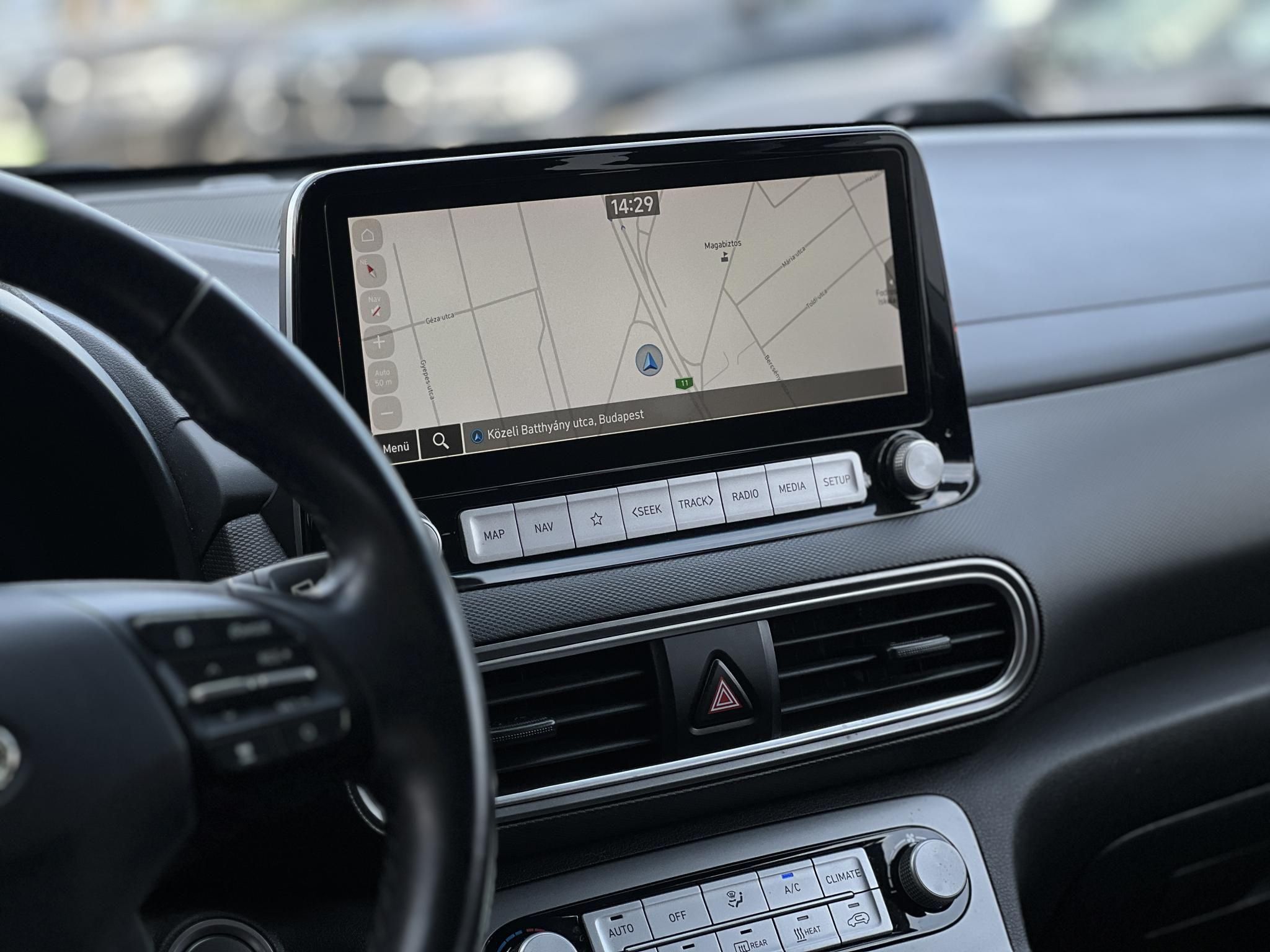 HYUNDAI KONA EV 64kWh Comfort 400+km hatótáv