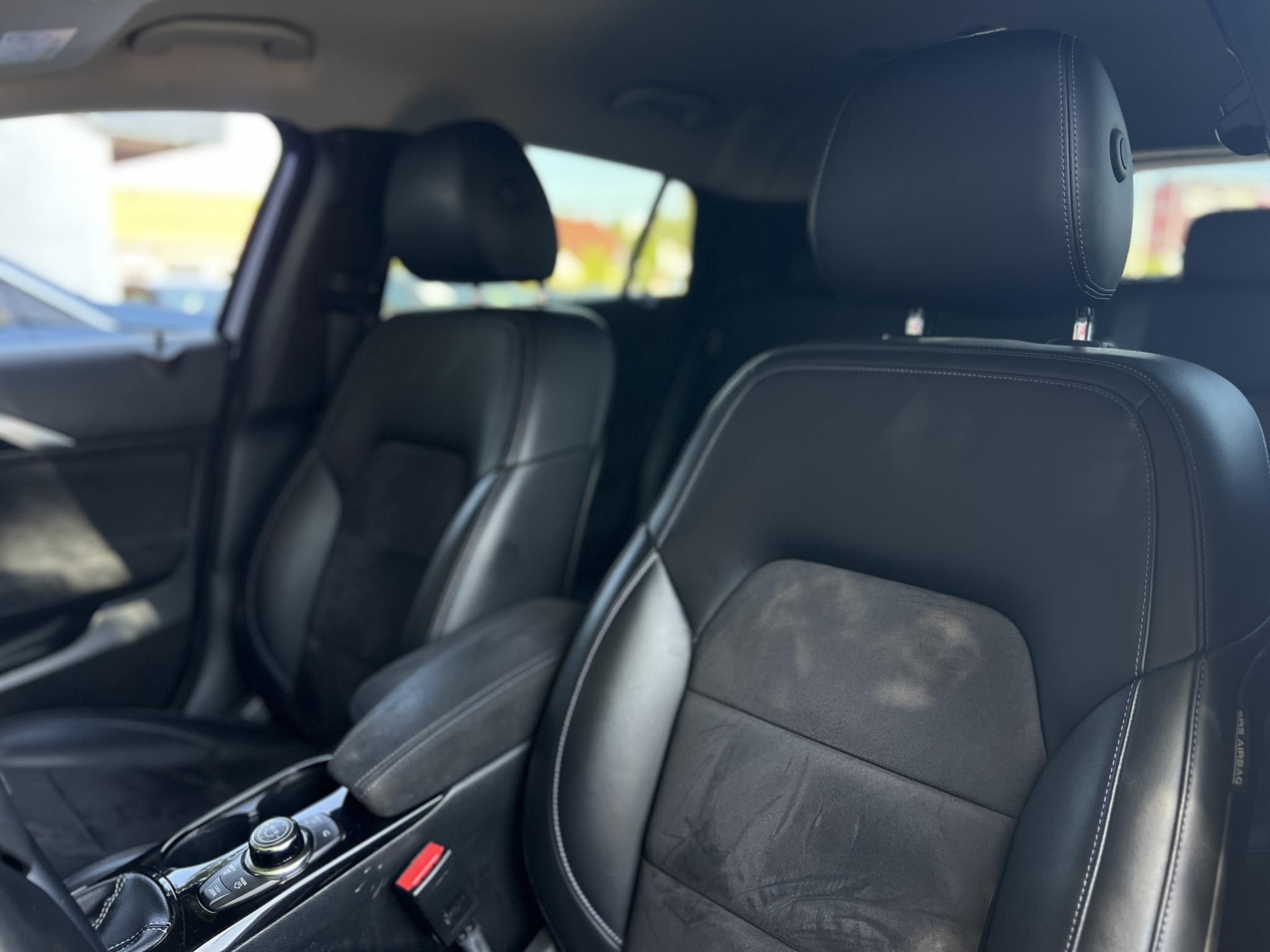 INFINITI Q30 1.5d Premium Tech M.o.-i. Márkaszervizelt. Téli-nyári kerék garnitúra!