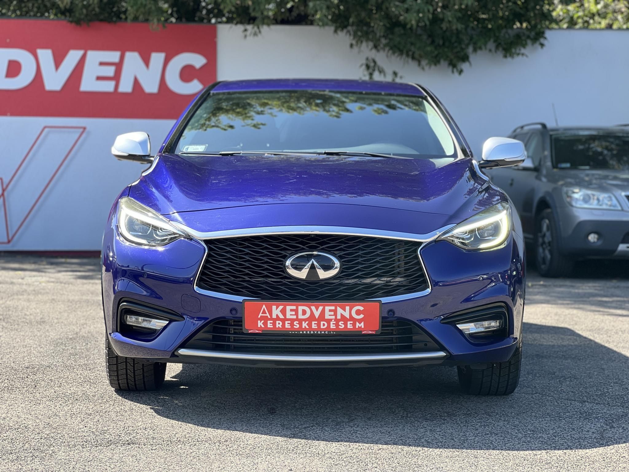 INFINITI Q30 1.5d Premium Tech M.o.-i. Márkaszervizelt. Téli-nyári kerék garnitúra!