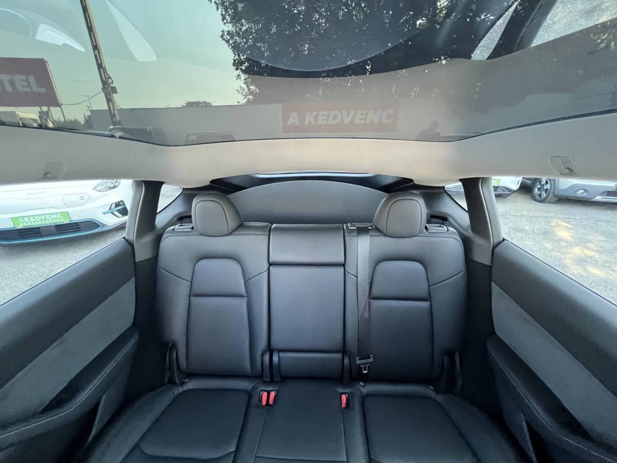 TESLA MODEL Y Performance AWD (Automata) 95e km. AMD Ryzen. hőszivattyú. mátrix LED. 2030-ig garanciális!