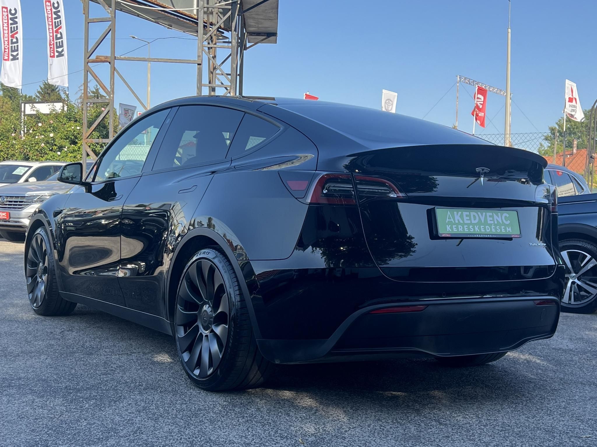TESLA MODEL Y Performance AWD (Automata) 95e km. AMD Ryzen. hőszivattyú. mátrix LED. 2030-ig garanciális!