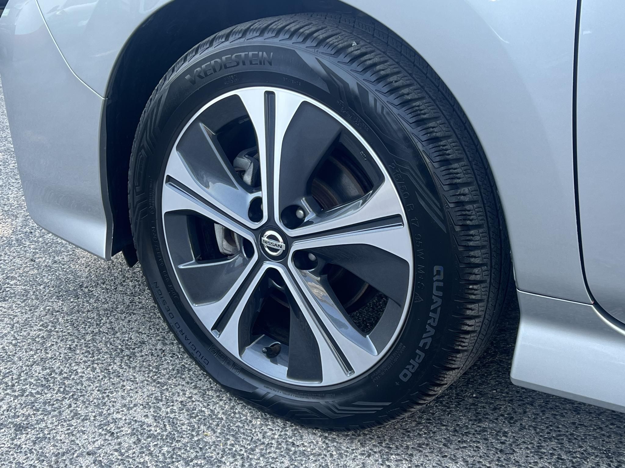 NISSAN LEAF N-Connecta 40kWh (Automata) 59e km. 360 kamera. első-hátsó ülésfűtés. kormányfűtés. CARPLAY!