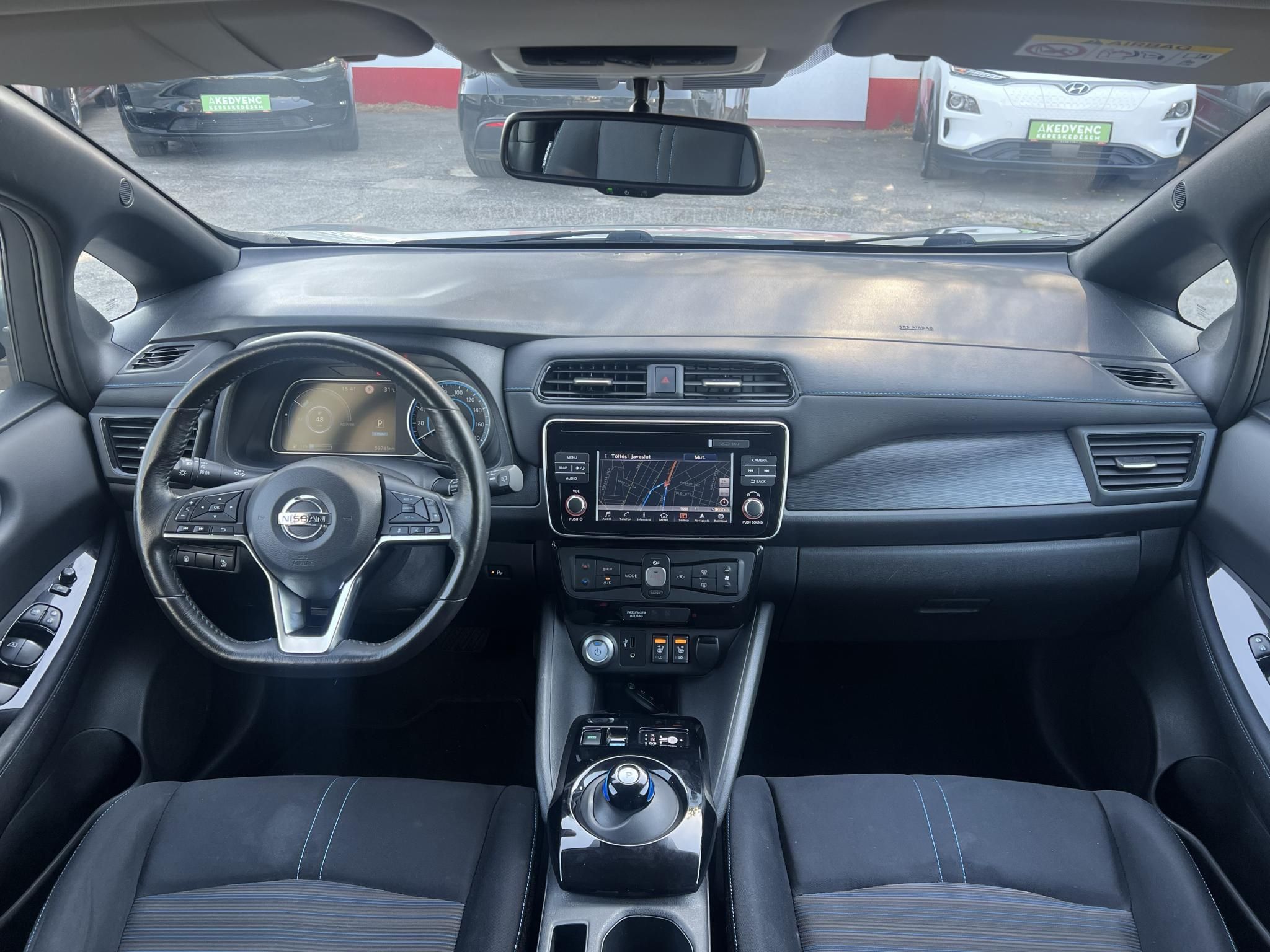 NISSAN LEAF N-Connecta 40kWh (Automata) 59e km. 360 kamera. első-hátsó ülésfűtés. kormányfűtés. CARPLAY!