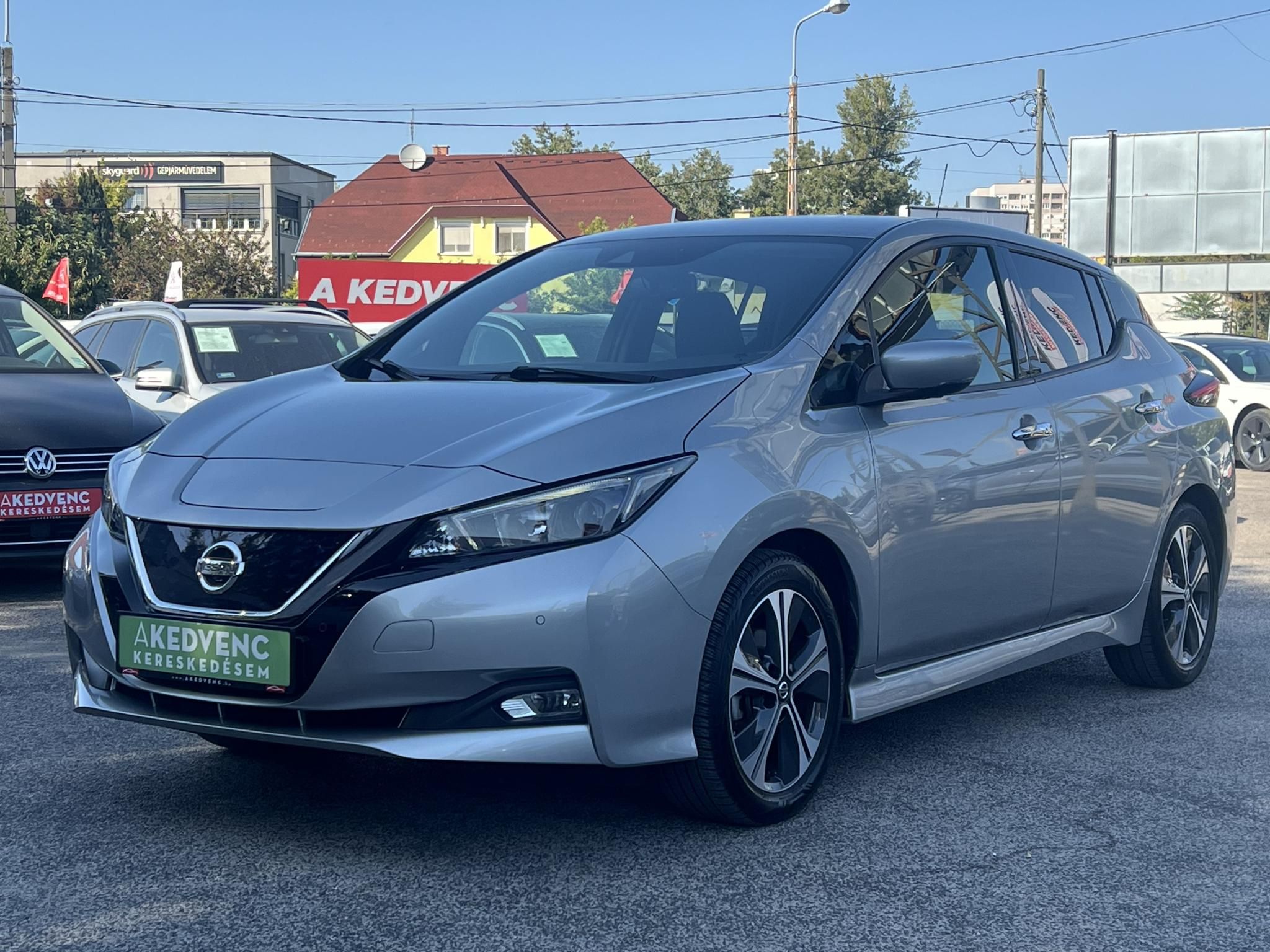 NISSAN LEAF N-Connecta 40kWh (Automata) 59e km. 360 kamera. első-hátsó ülésfűtés. kormányfűtés. CARPLAY!
