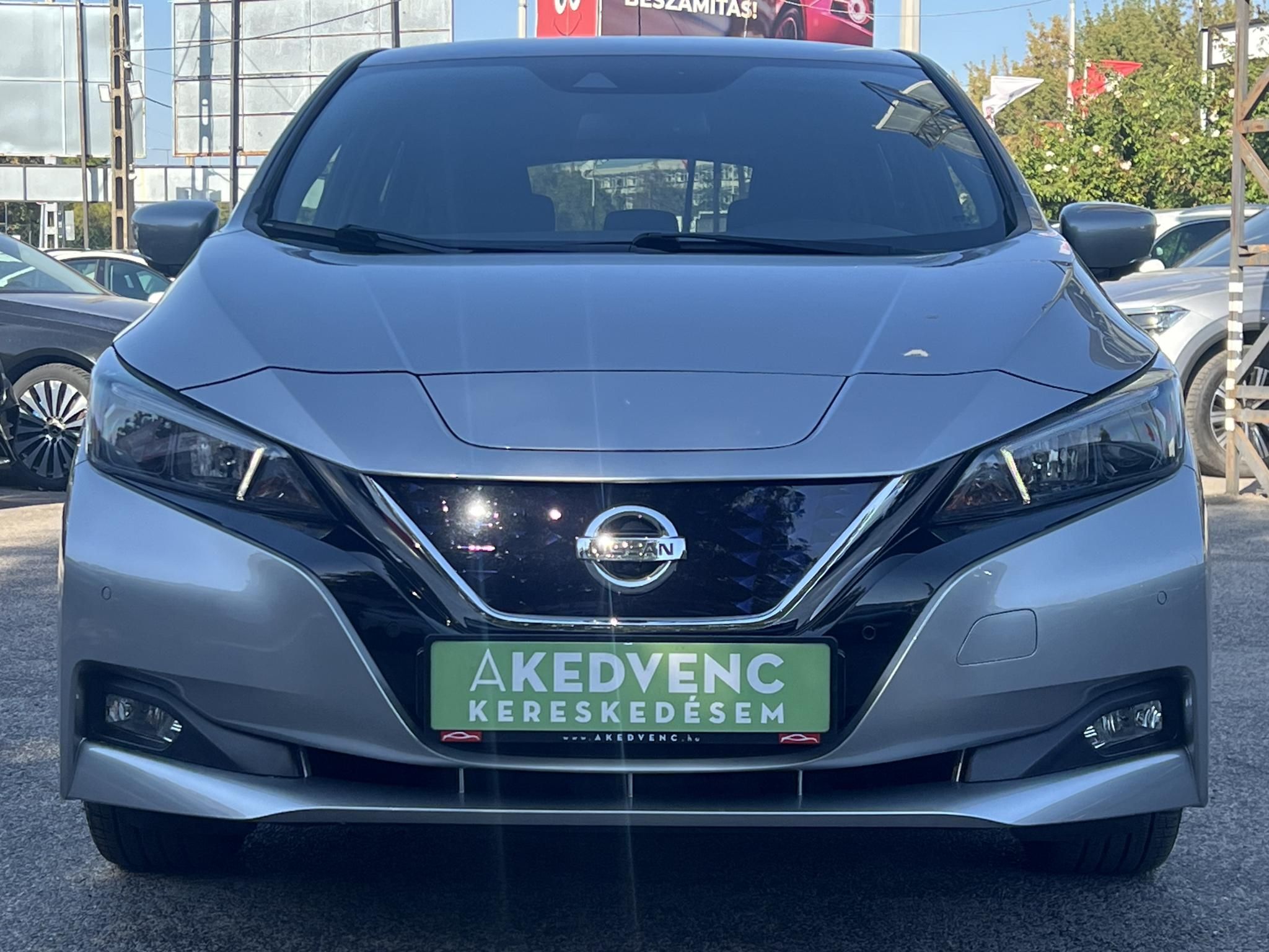 NISSAN LEAF N-Connecta 40kWh (Automata) 59e km. 360 kamera. első-hátsó ülésfűtés. kormányfűtés. CARPLAY!