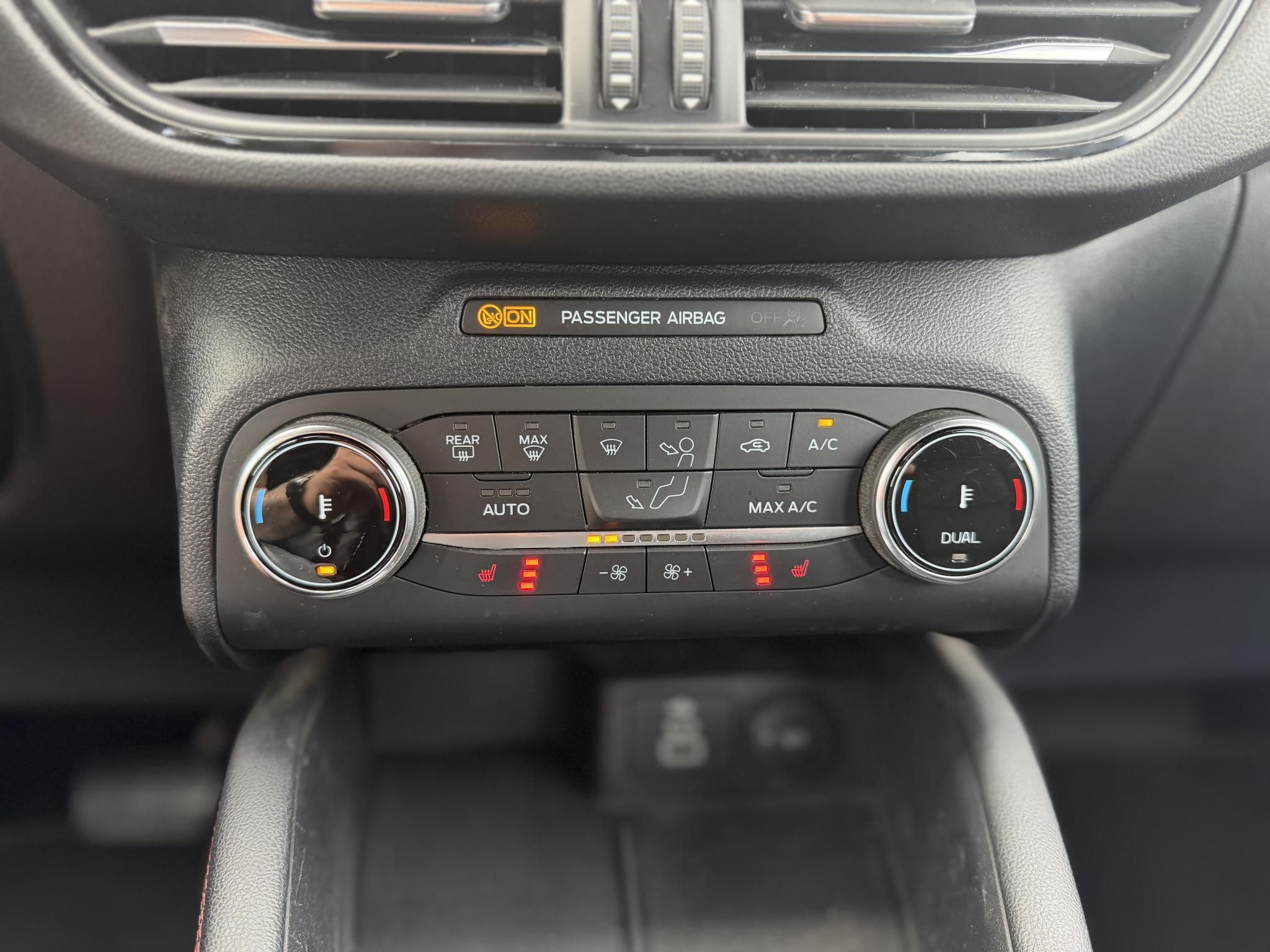 FORD KUGA 2.5 PHEV Freedom CVT 103e km. 70 km elektromos hatótáv. kamera. ülésfűtés. vonóhorog. CARPLAY!