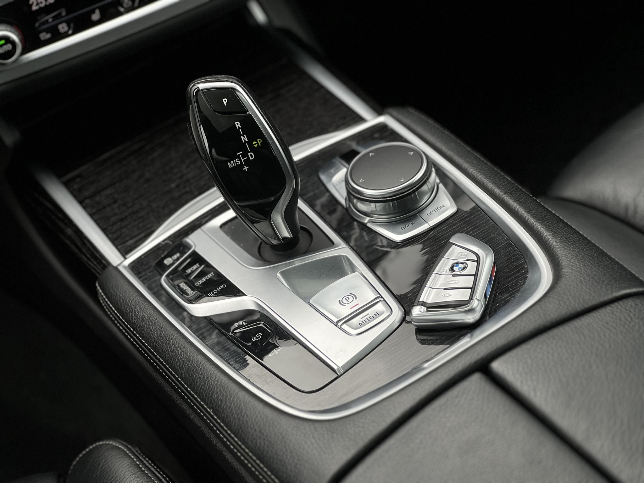 BMW 730d xDrive (Automata) M-sport M.o.-i. HUD. harman/kardon. masszázs. memória. 360kamera. napfénytető!