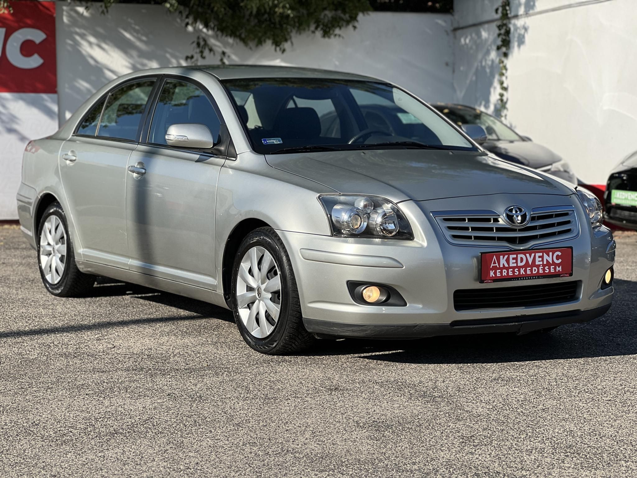 TOYOTA AVENSIS 1.8 Sol 133e km. ülésfűtés. digitklíma. vonóhorog. 2 gyári kulcs!