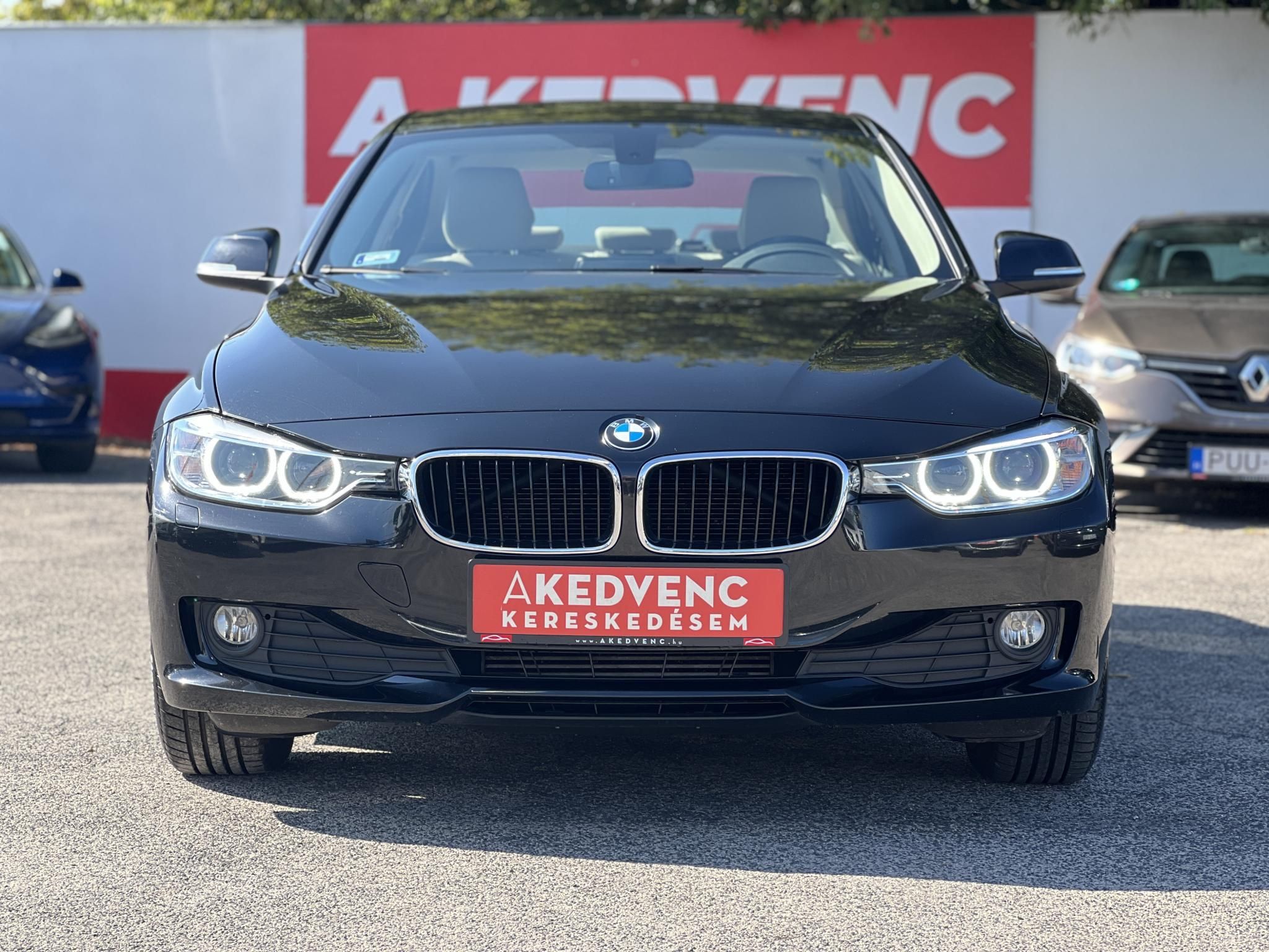 BMW 320d (Automata) M.o.-i. 1.tul. 113e km. márkaszervizelt előélet. téli-nyári kerék szett!
