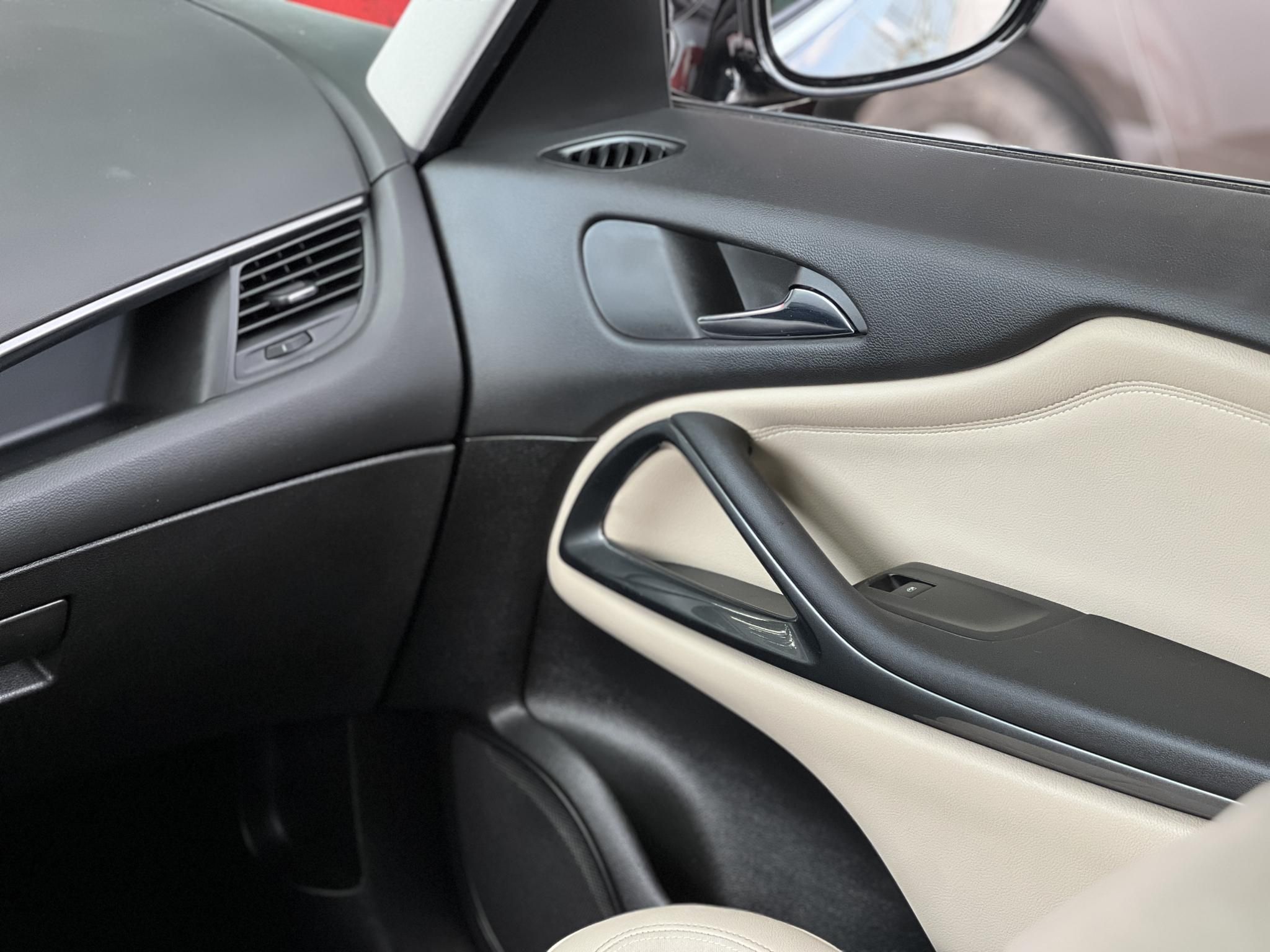 OPEL ZAFIRA 1.4 T Edition (7 személyes ) Végig vezetett szervizkönyv. 7 személyes