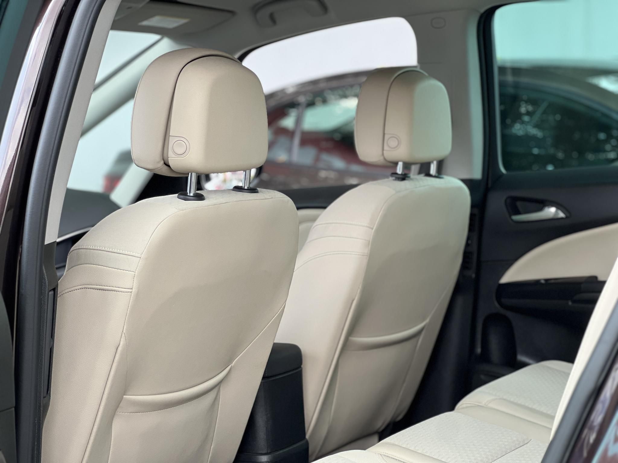 OPEL ZAFIRA 1.4 T Edition (7 személyes ) Végig vezetett szervizkönyv. 7 személyes
