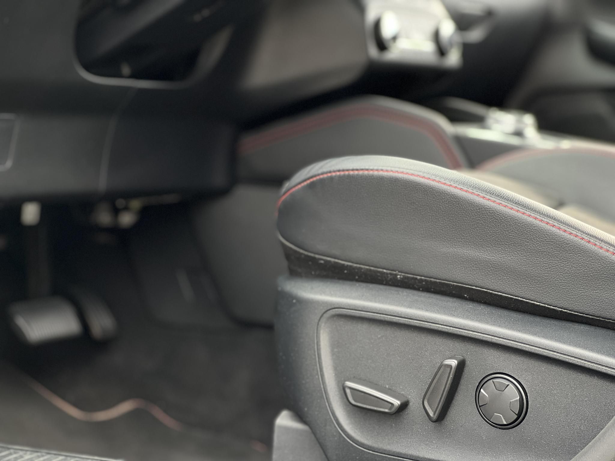 FORD KUGA 2.5 PHEV ST-Line X Graphite Tech Edition CVT panorámatető. 70 km elektromos hatótáv. Carplay