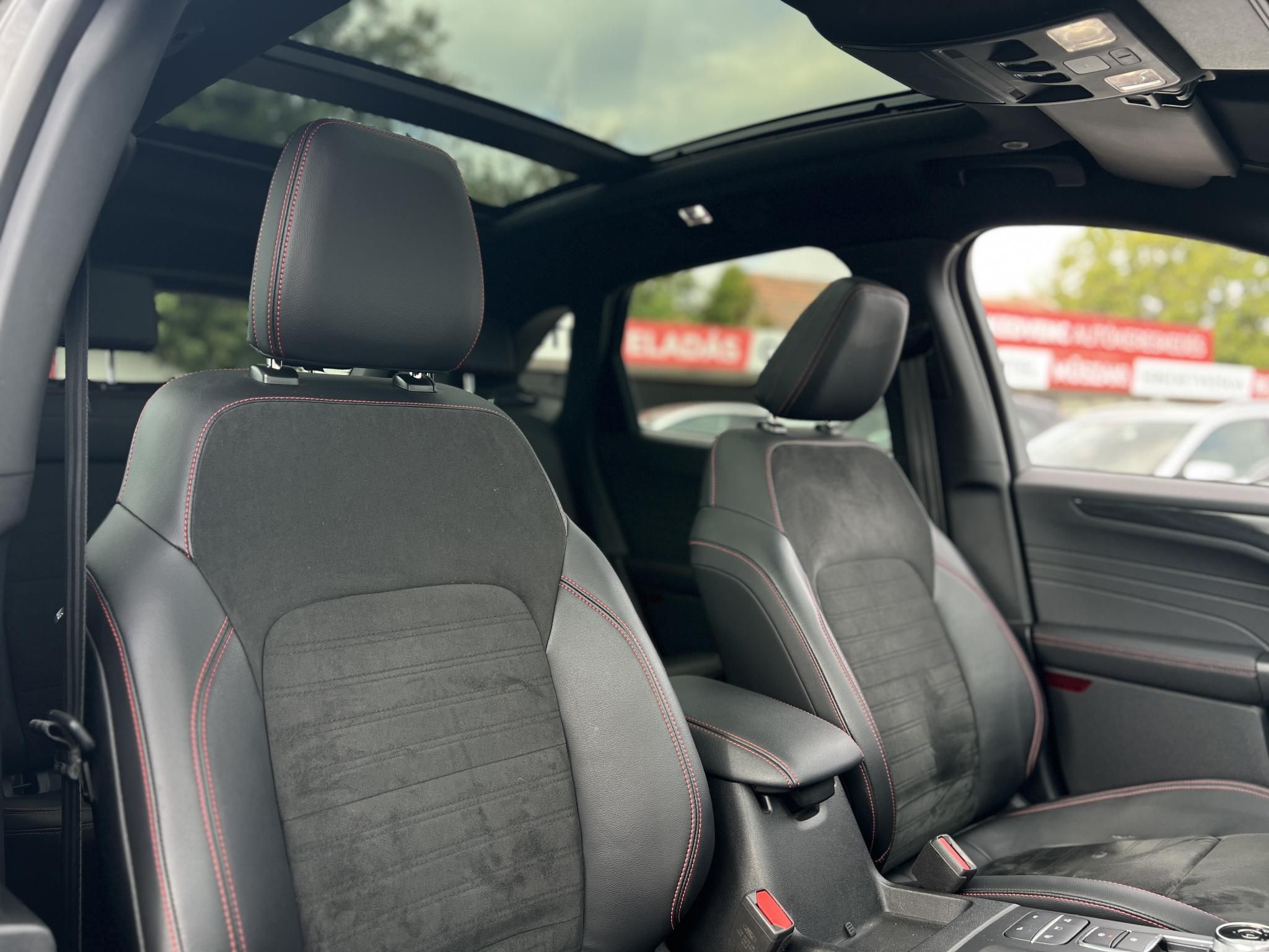FORD KUGA 2.5 PHEV ST-Line X Graphite Tech Edition CVT panorámatető. 70 km elektromos hatótáv. Carplay